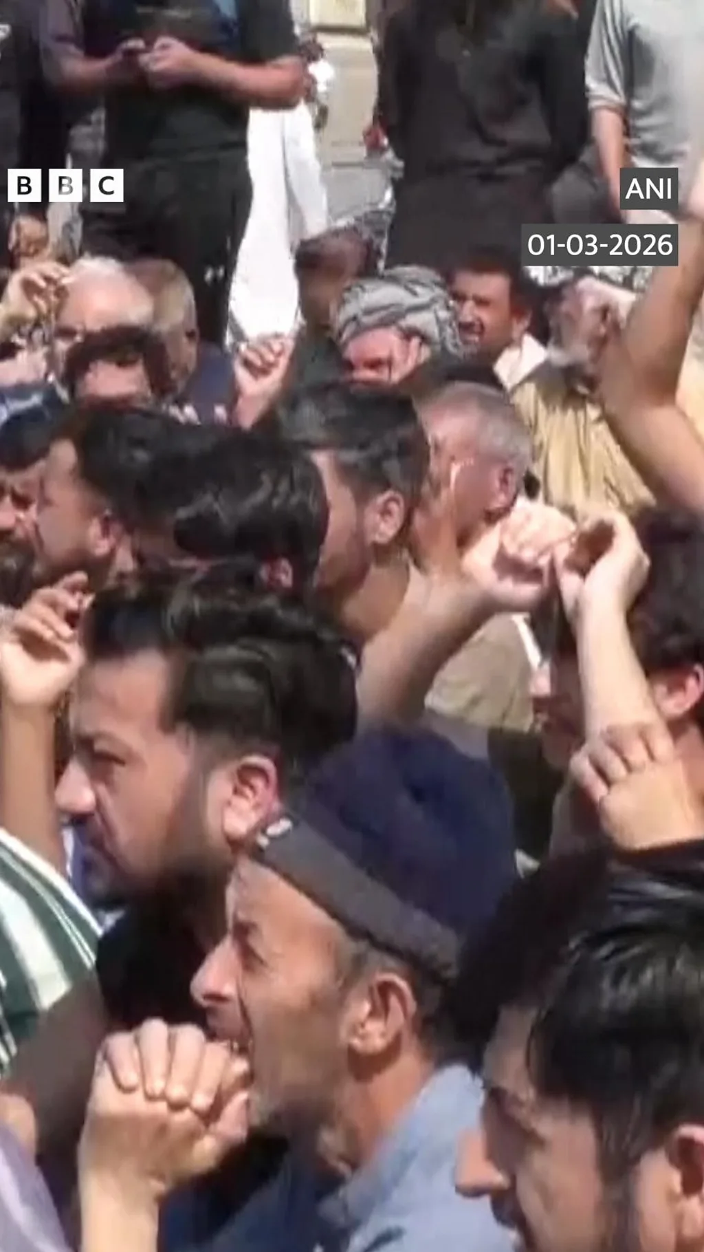 કરાંચીમાં અમેરિકાના દૂતાવાસમાં ઘૂસ્યું ટોળું, છ લોકોનાં મોત