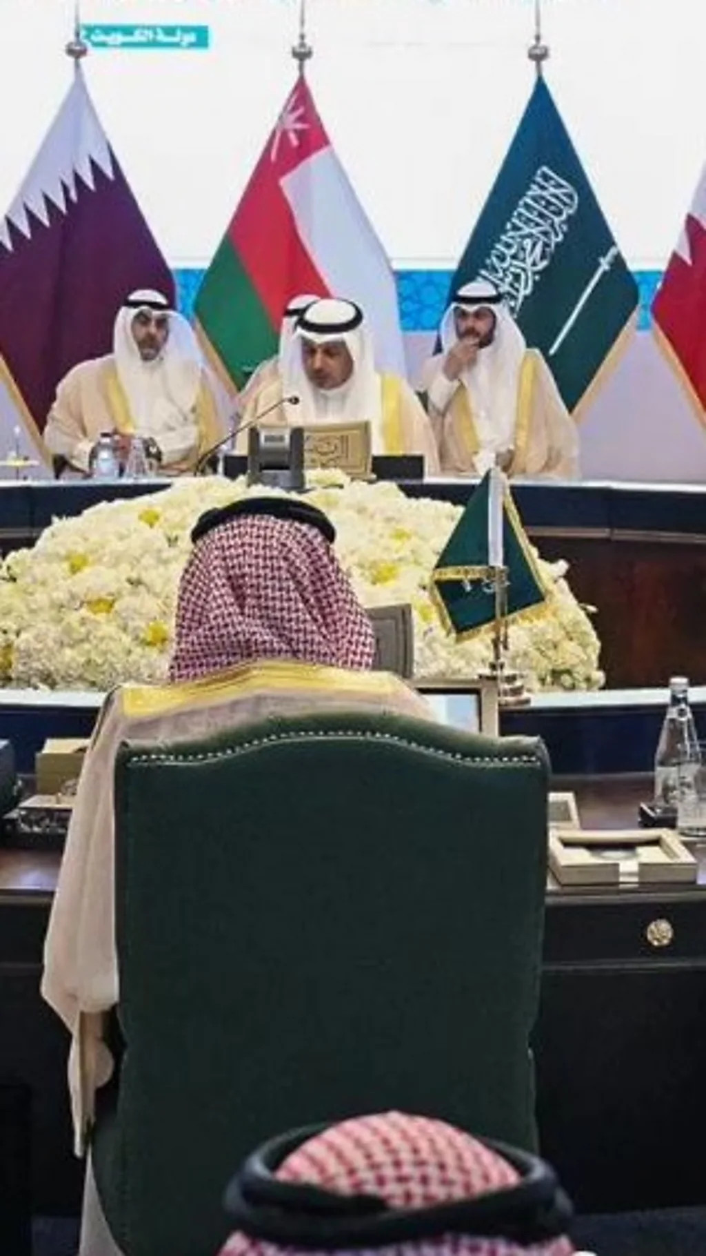 ईरान को खाड़ी देशों की चेतावनी