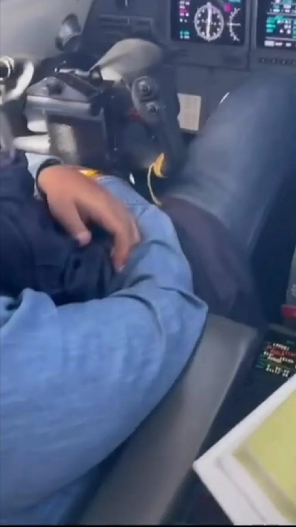 जय अजित पवार यांनी VSR कंपनीवर टीका करत जारी केला 'झोपलेल्या पायलटचा व्हीडिओ'