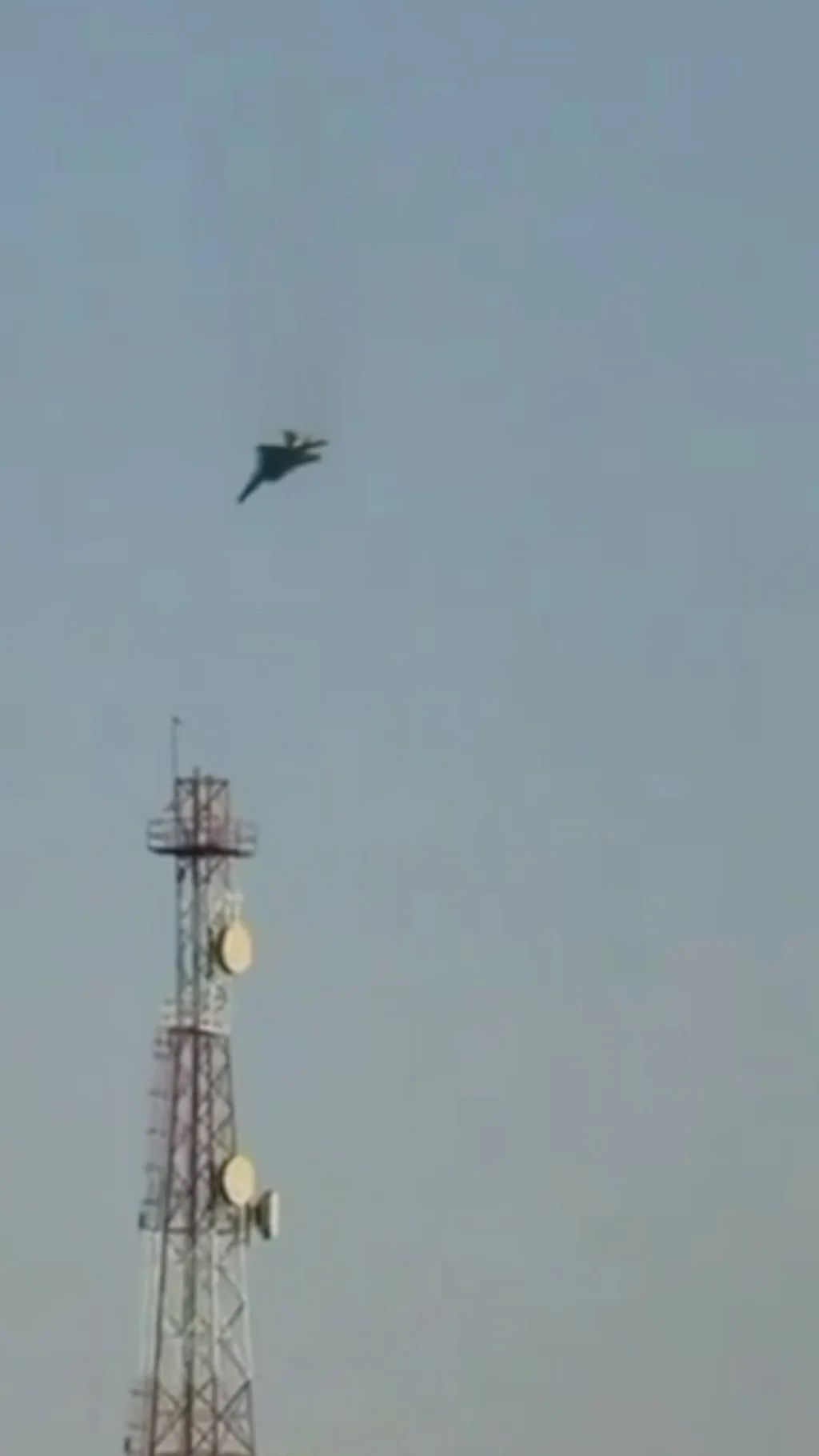 अमेरिकाको एफ१५ लडाकु विमान दुर्घटना भएको देखिने भिडिओ