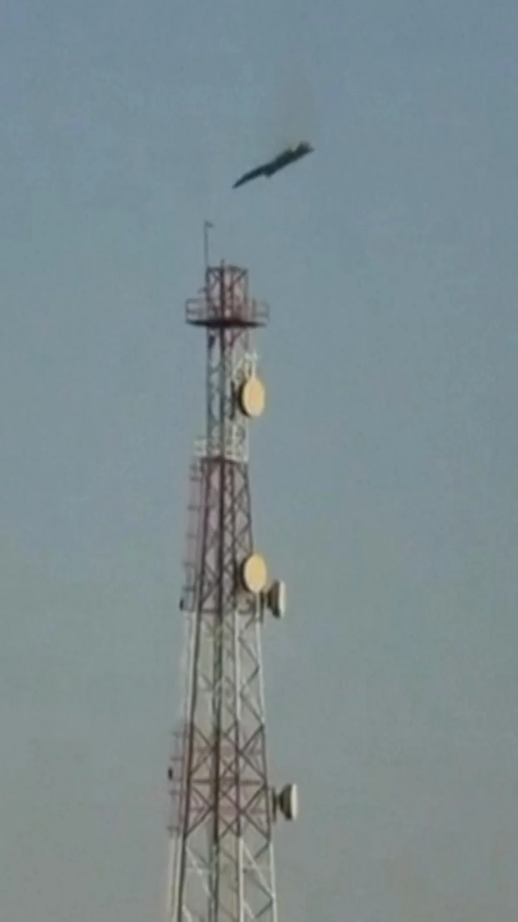 Kuwait માં એક ફાઇટર જેટ ક્રૅશ થયું તે સમયના વીડિયોમાં દેખાયું કે...