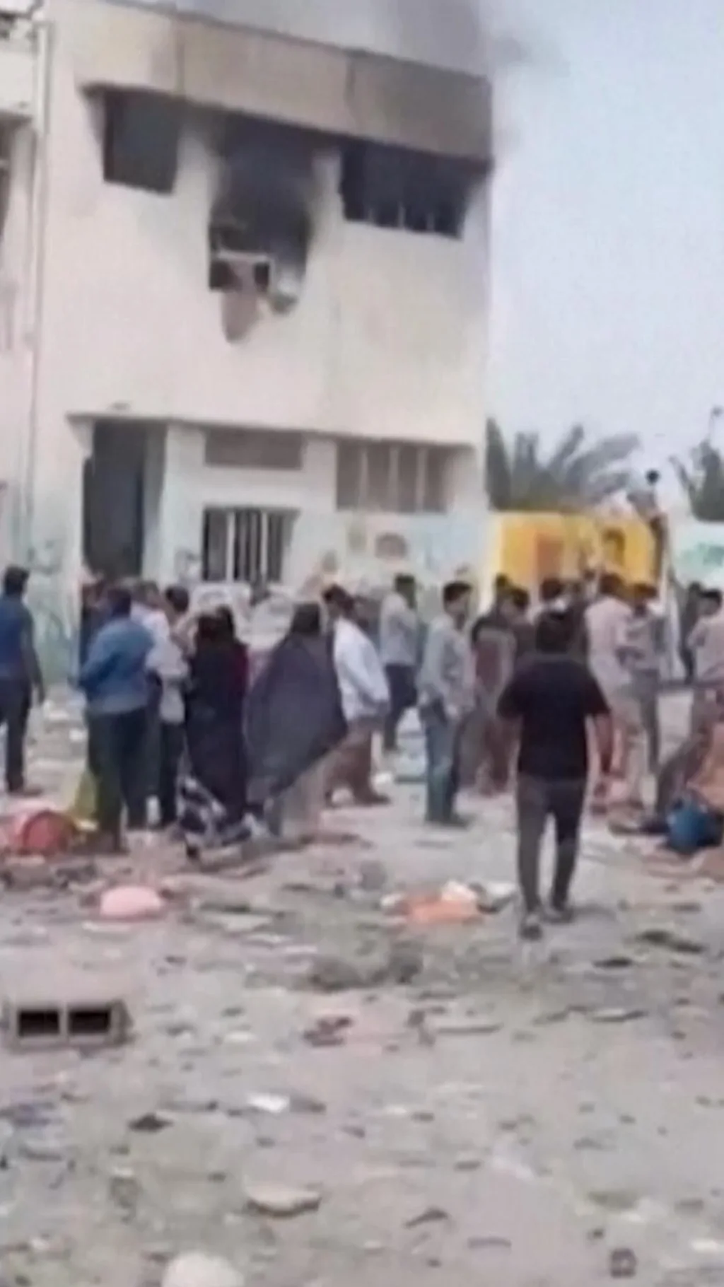 ઈરાનમાં એક શાળામાં બાળકો ભણતાં હતાં ત્યારે હવાઈ હુમલો થયો અને...