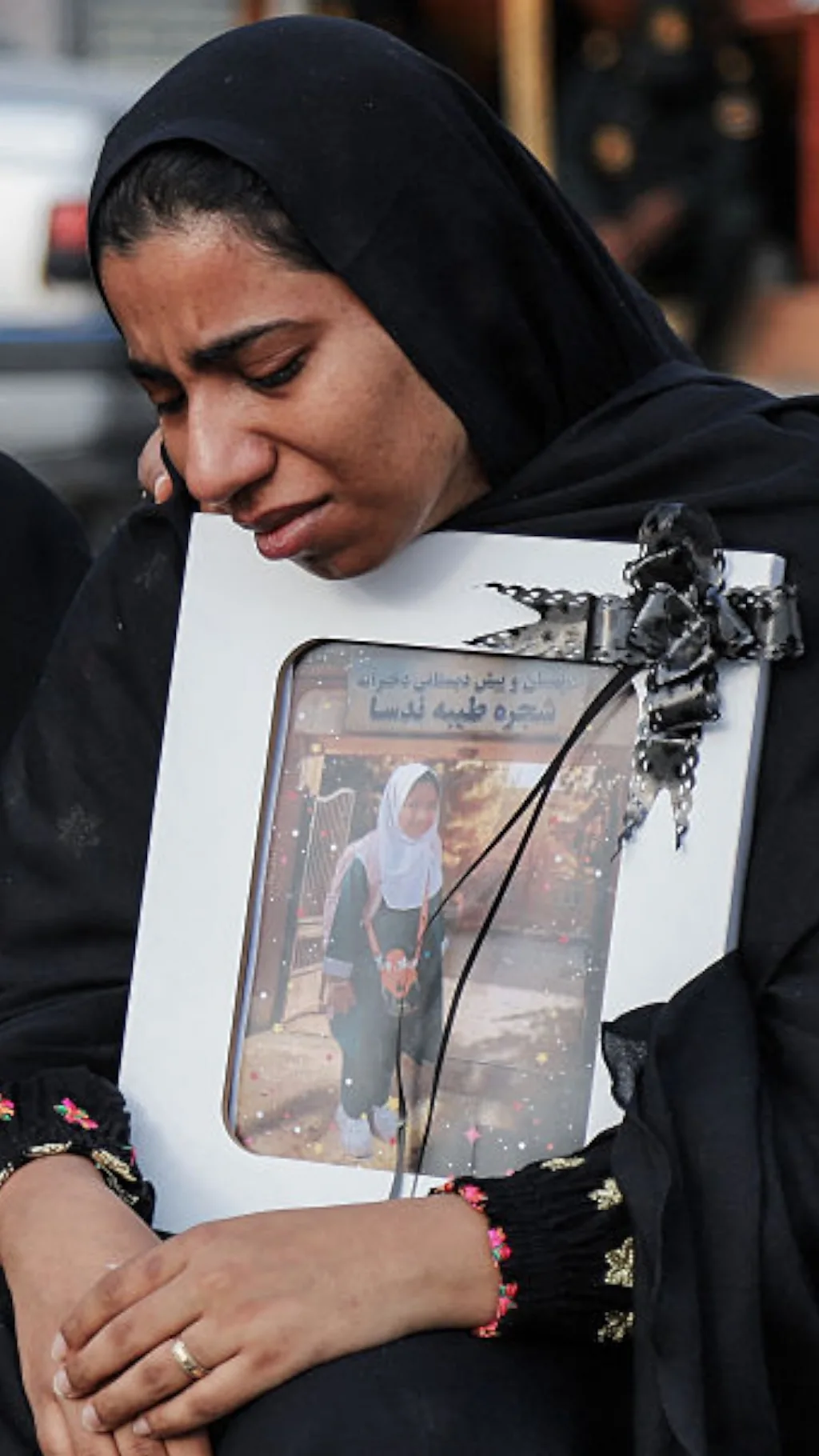 Erondagi maktabiga hujum tufayli Tehronga ko‘ra, qariyb 170 inson hayotdan ko‘z yumgan.