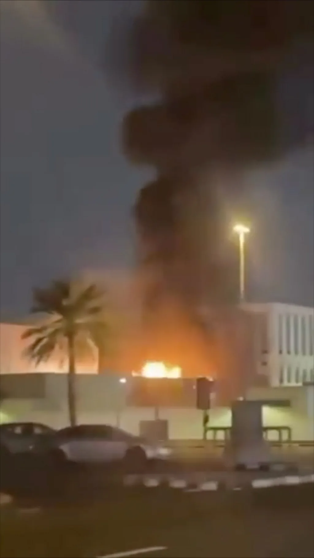 Požar kraj američkog konzulata u Dubaiju nakon napada dronom