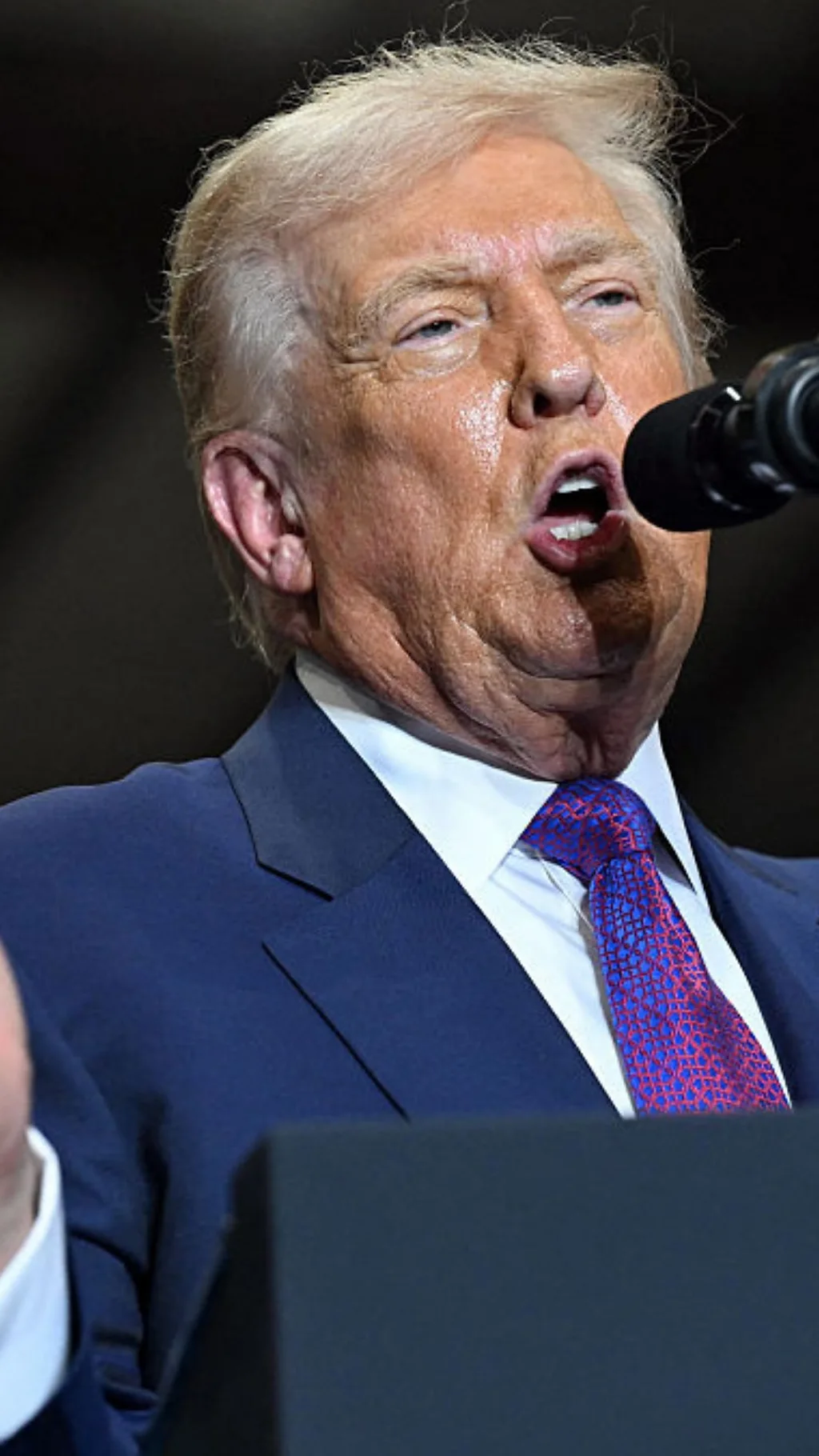 ट्रंप ने ईरानी रिवोल्यूशनरी गार्ड समेत सेना से की ये अपील