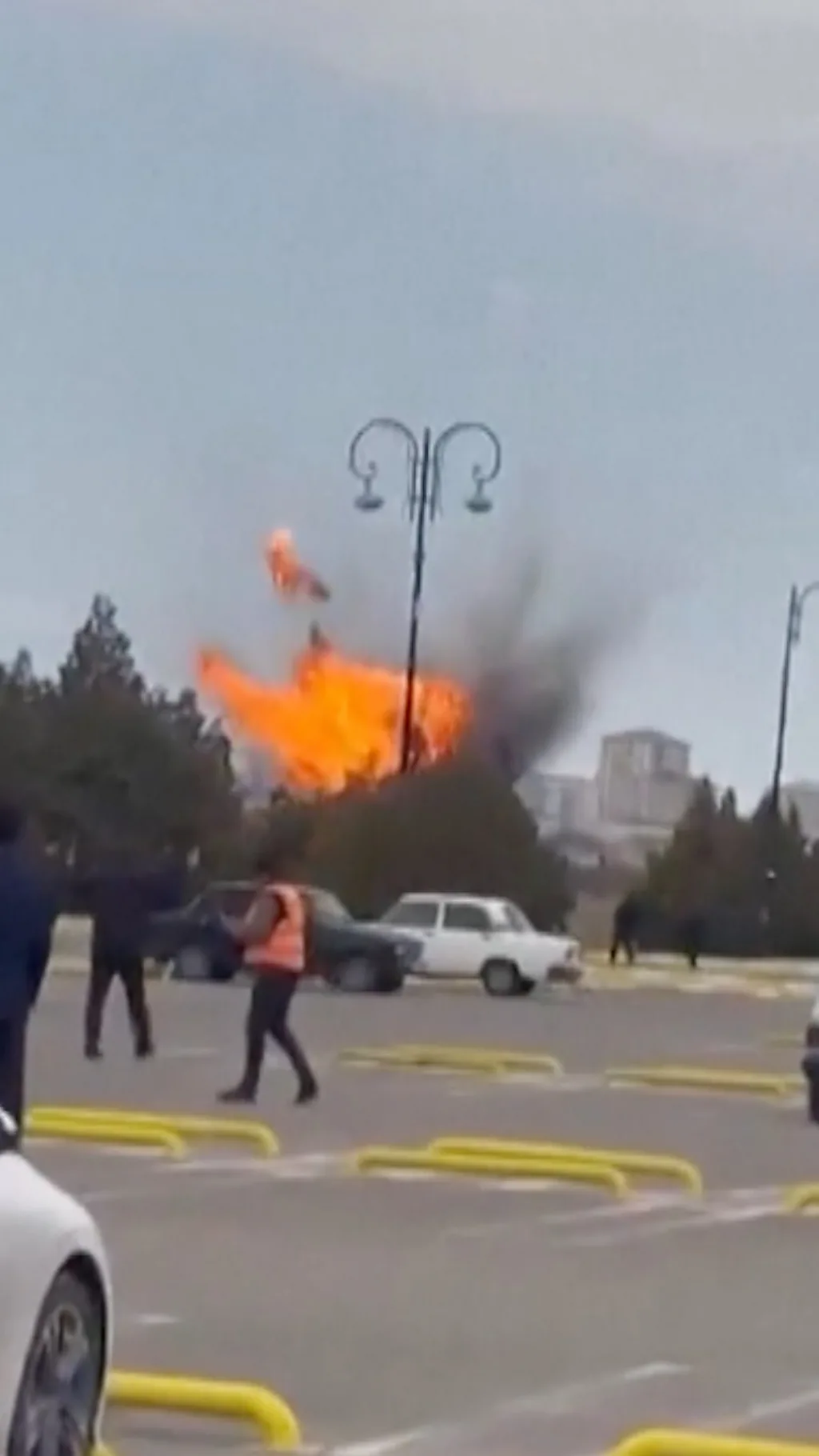 अजरबैजानको विमानस्थलमा ड्रोन आक्रमण हुँदाको क्षण