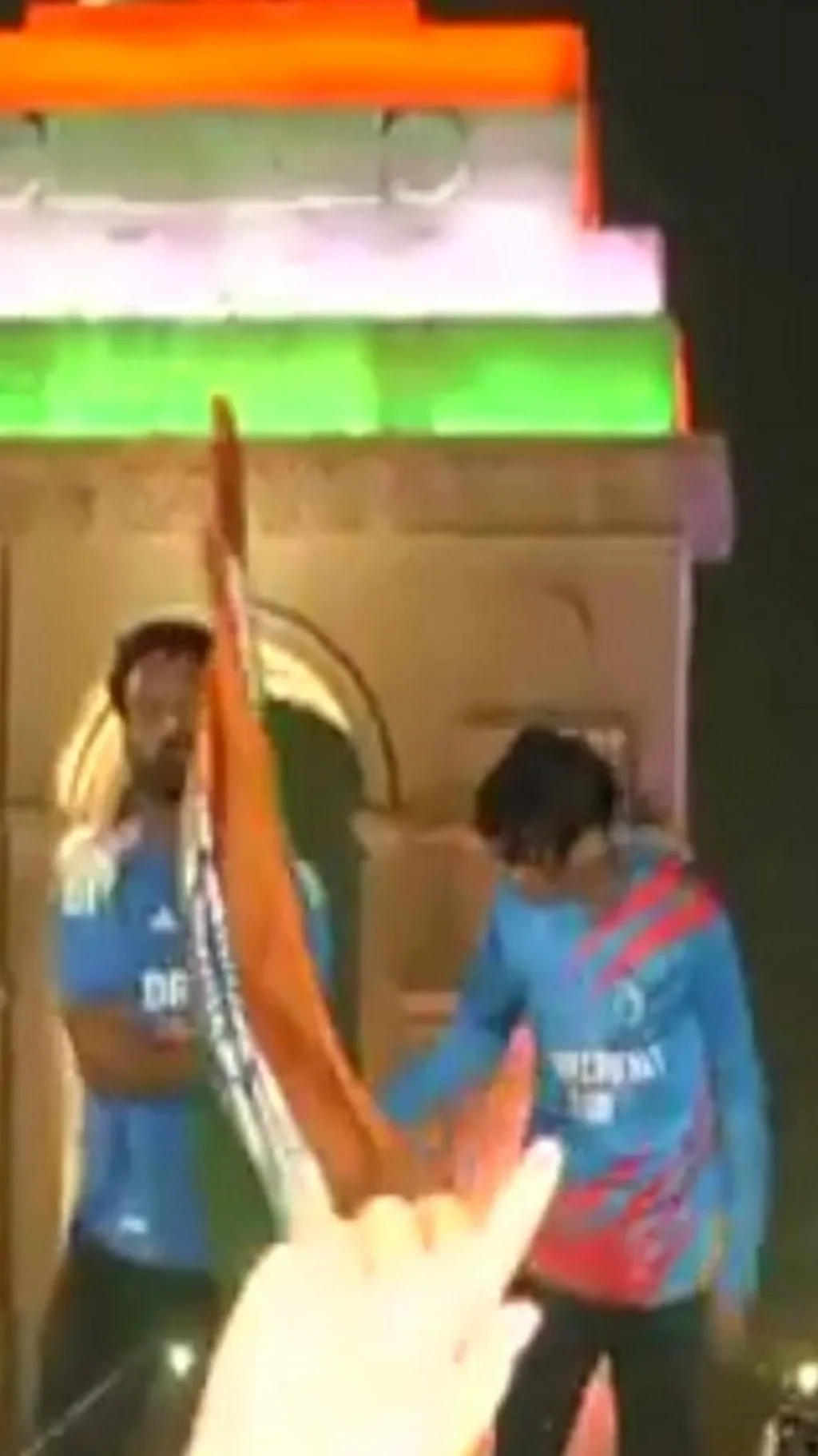 देशभर में क्रिकेट फैंस ने मनाया जश्न