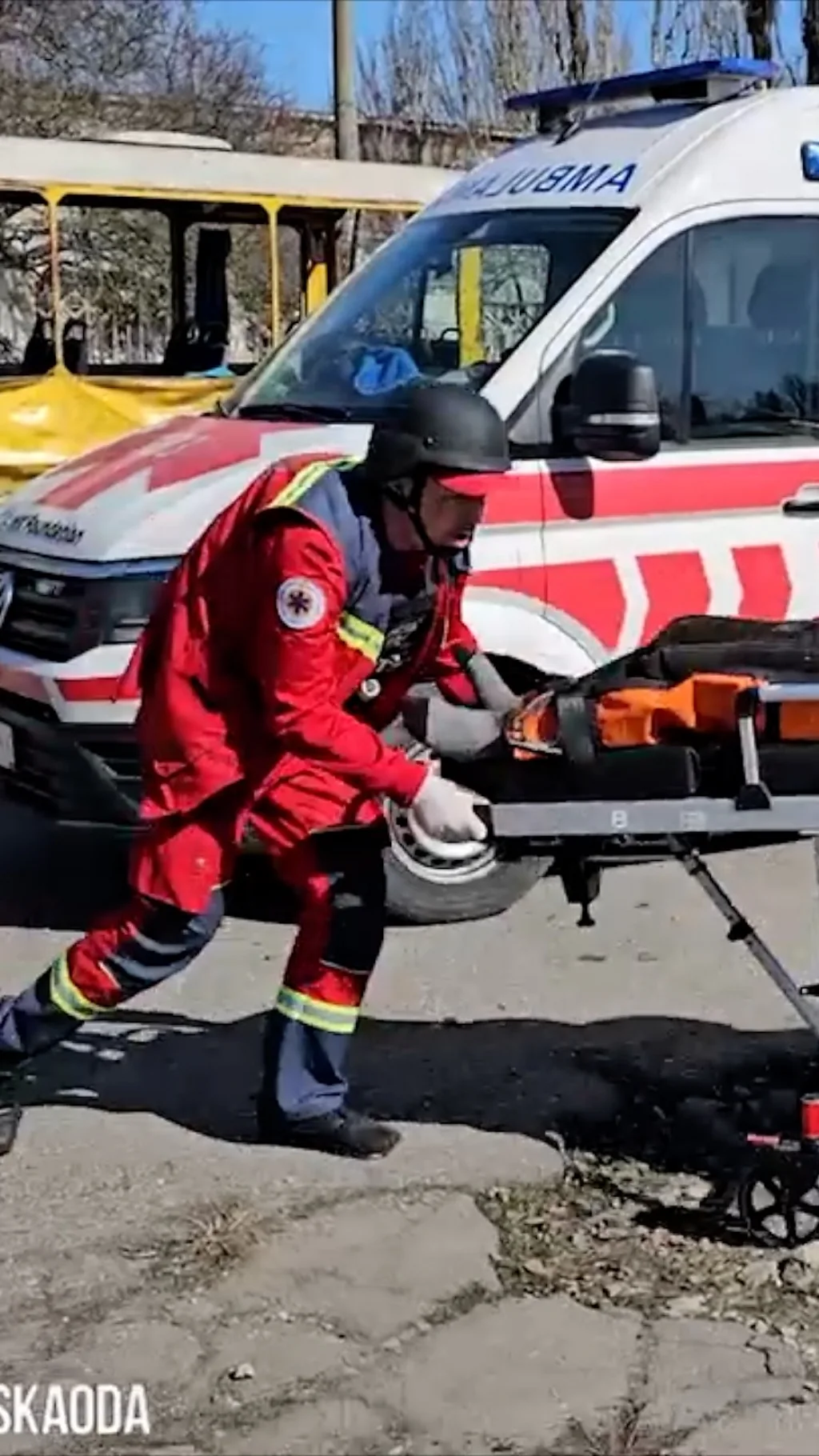 Росіяни вдарили дроном по маршрутці у Херсоні