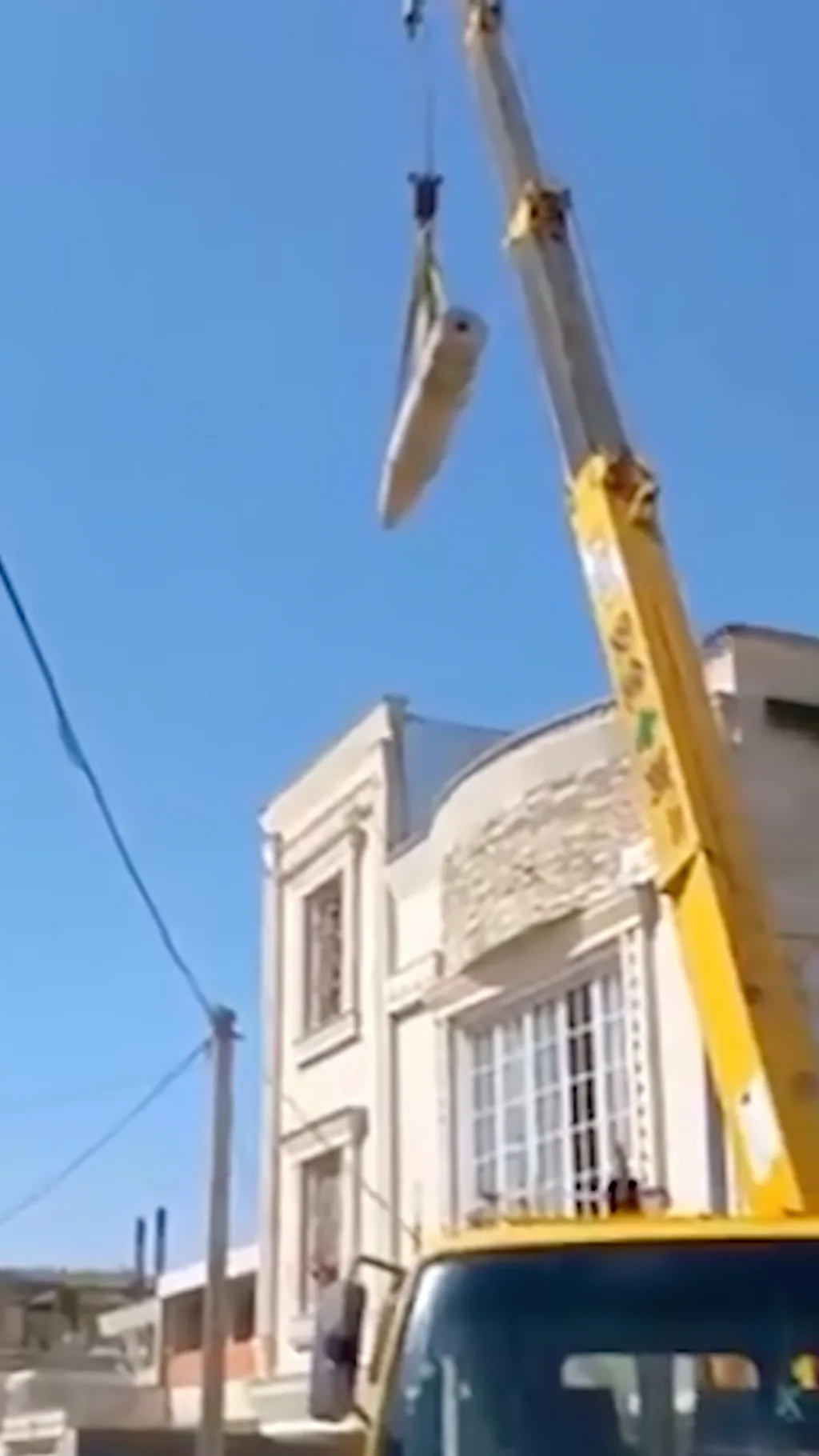 นาทีกู้ระเบิด JDAM จากตึกในอิหร่าน