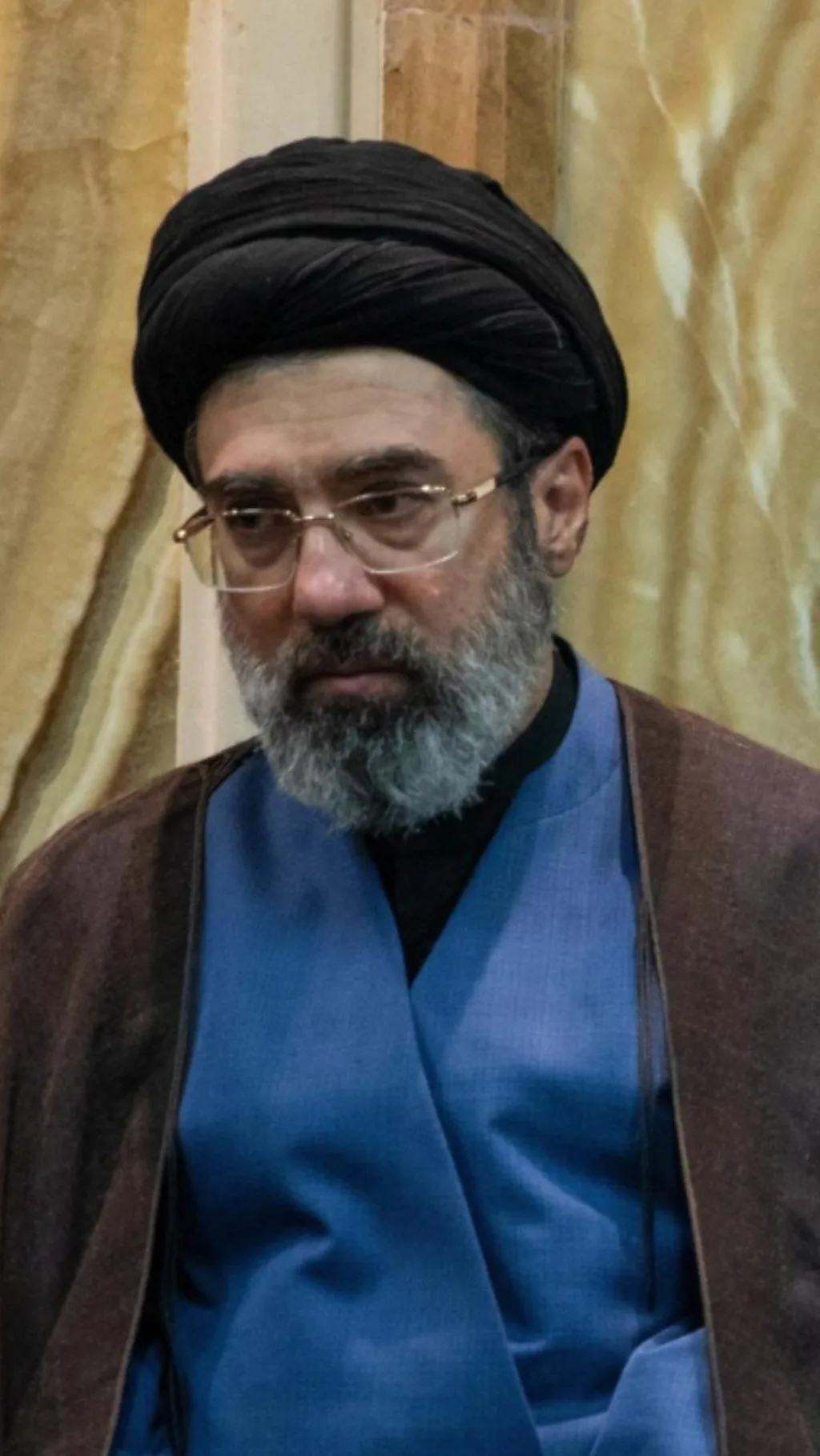 ईरान के सुप्रीम लीडर बोले- होर्मुज़ स्ट्रेट को निशाना बनाते रहेंगे