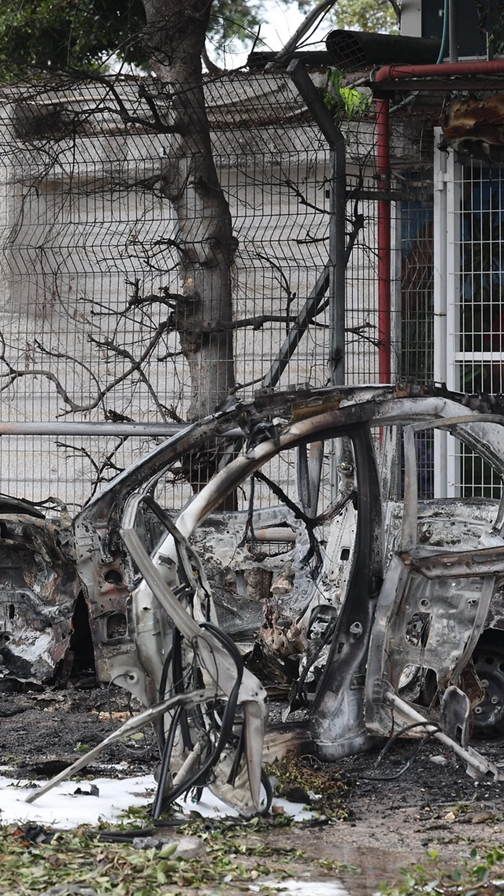 15 mart kuni Eron raketasi Tel Aviv atrofiga kelib tushdi. 3 kishi engil jarohat olgan.