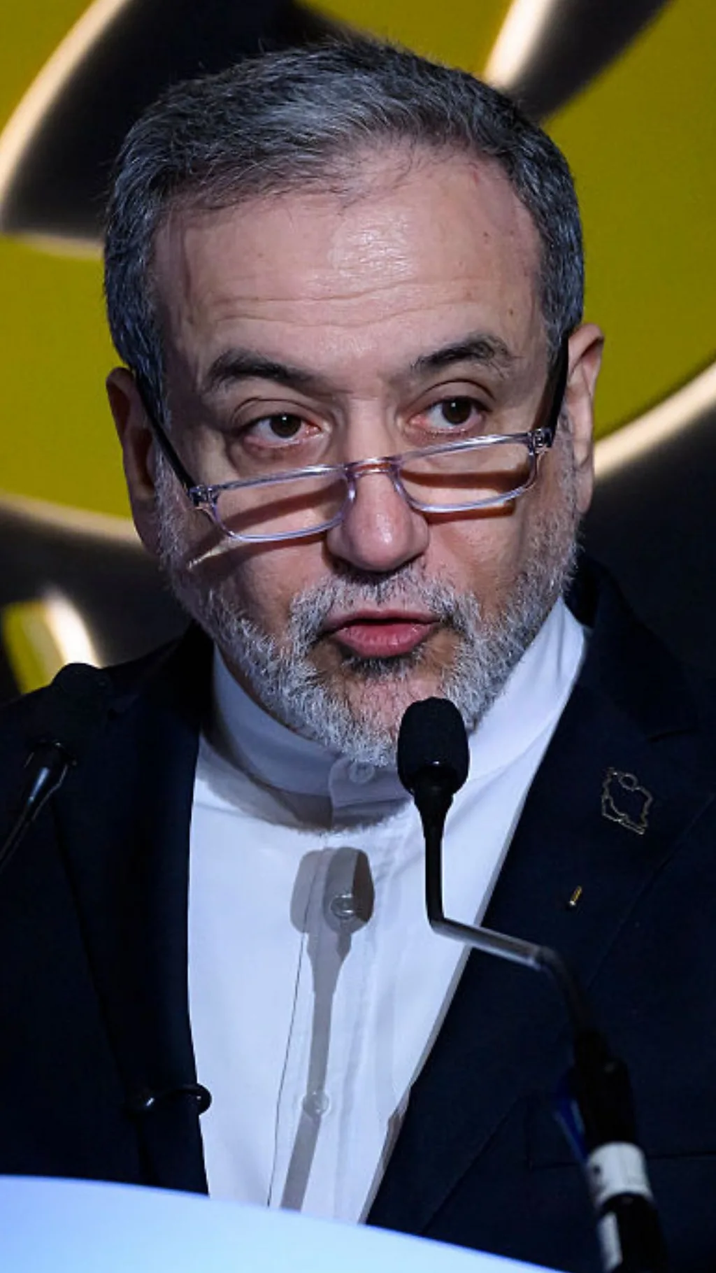 स्ट्रेट ऑफ़ हॉर्मुज़ के बंद होने पर अब ये बोले ईरानी विदेश मंत्री