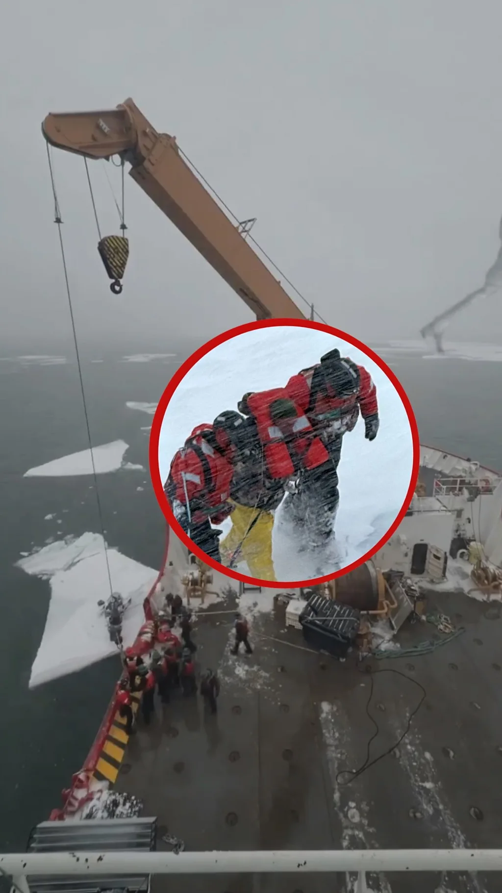 Спасениe с дрейфующей льдины