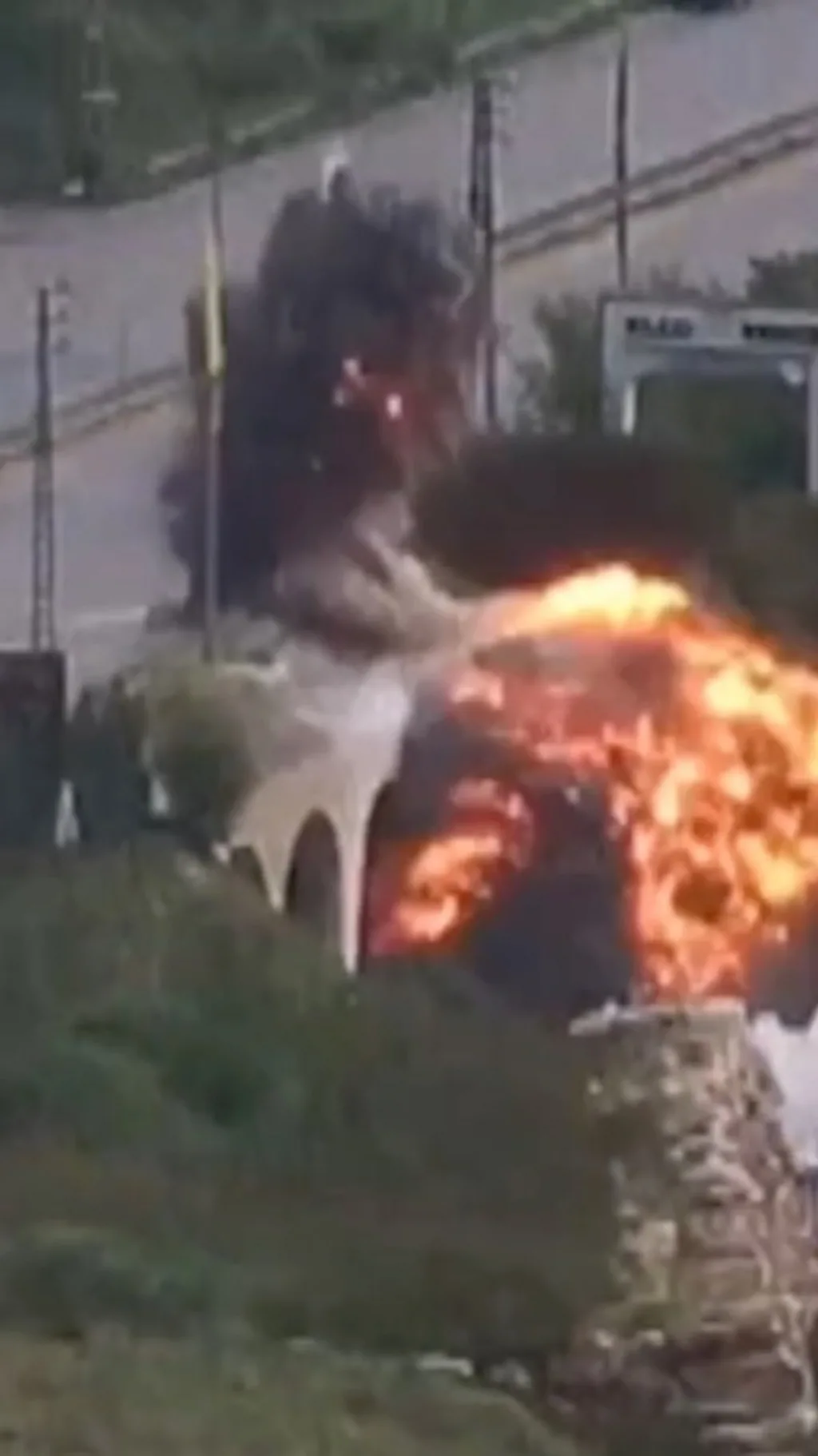 लेबननमा आक्रमण