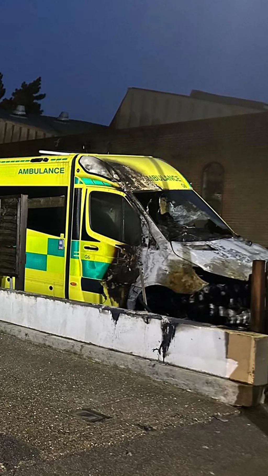 Нападение на машины скорой помощи волонтерской организации еврейской общины в Лондоне