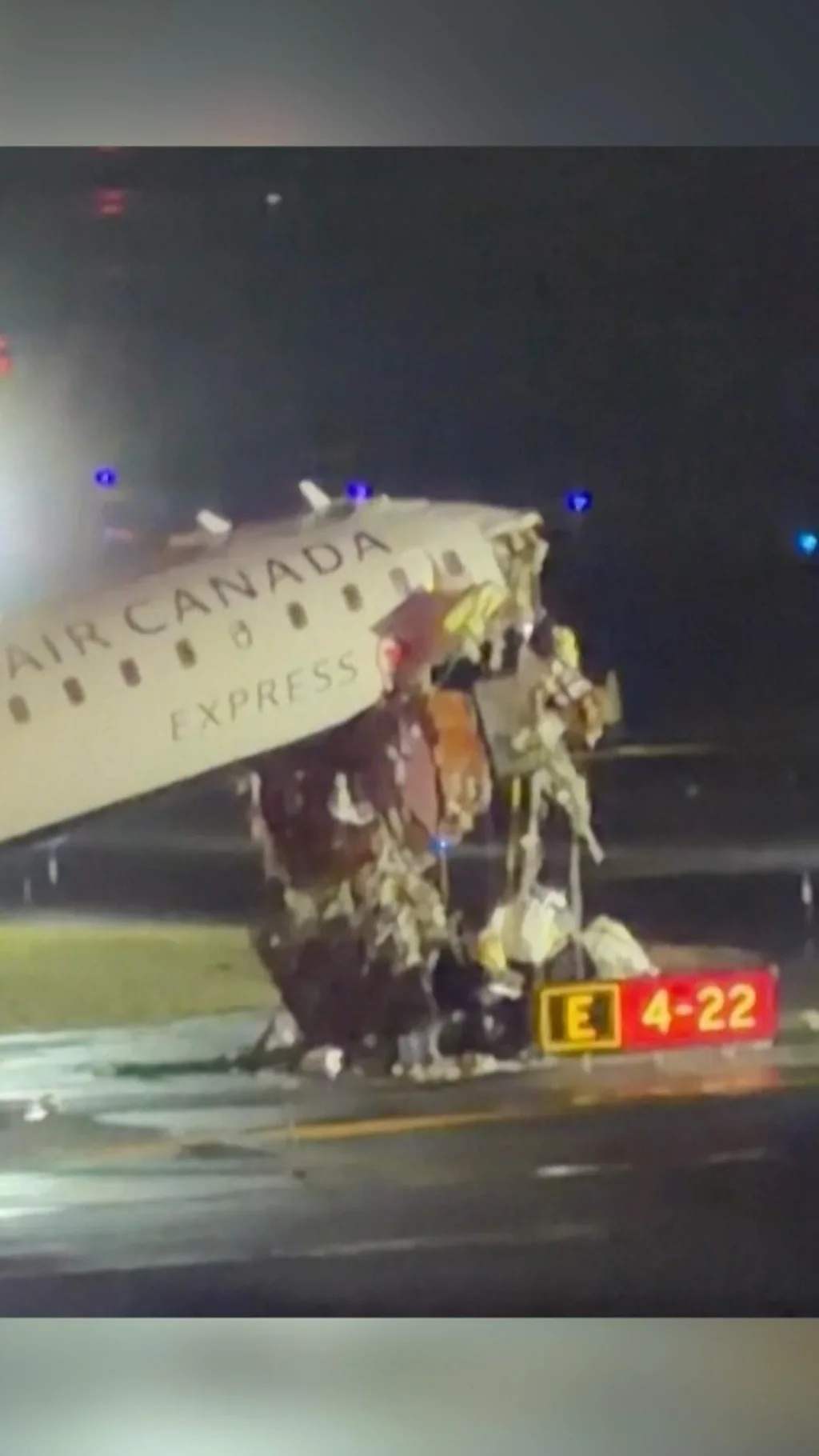 अमेरिकाः रनवे पर हादसा, प्लेन और गाड़ी की टक्कर