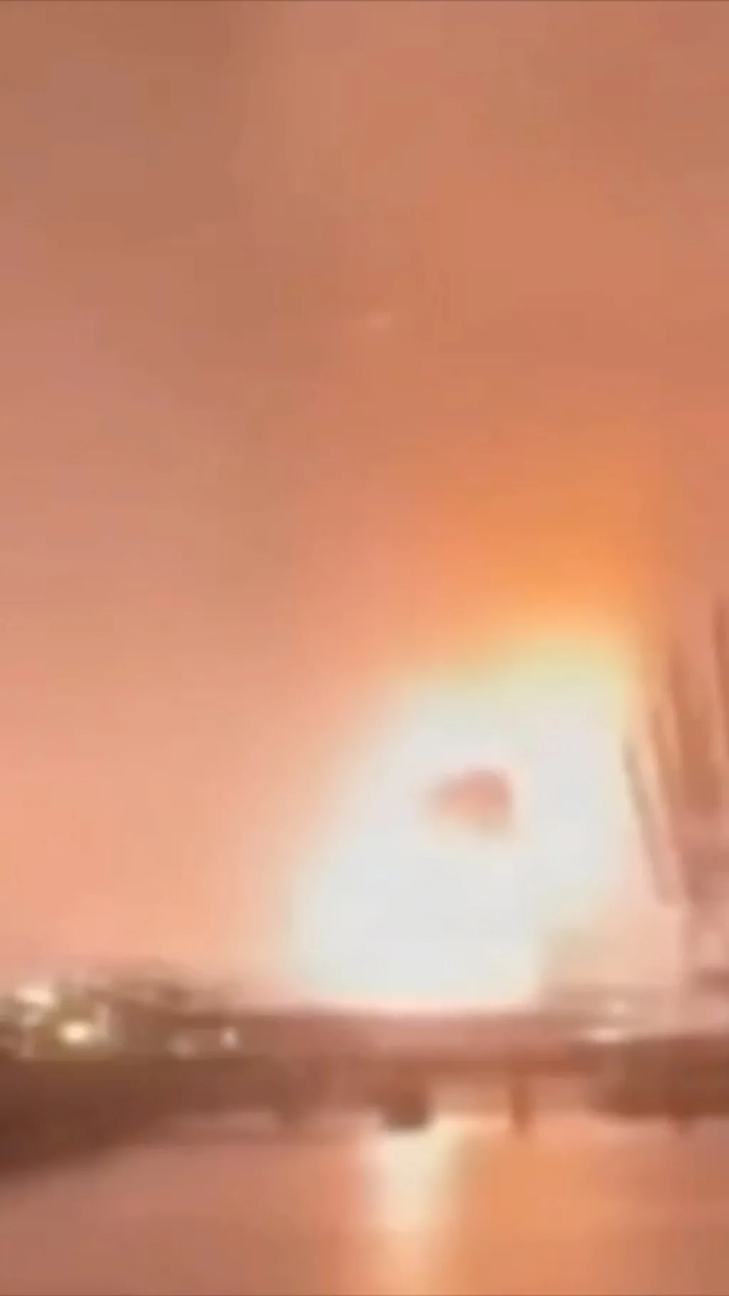 Дрони ЗСУ вразили один з найбільших нафтових портів Росії.