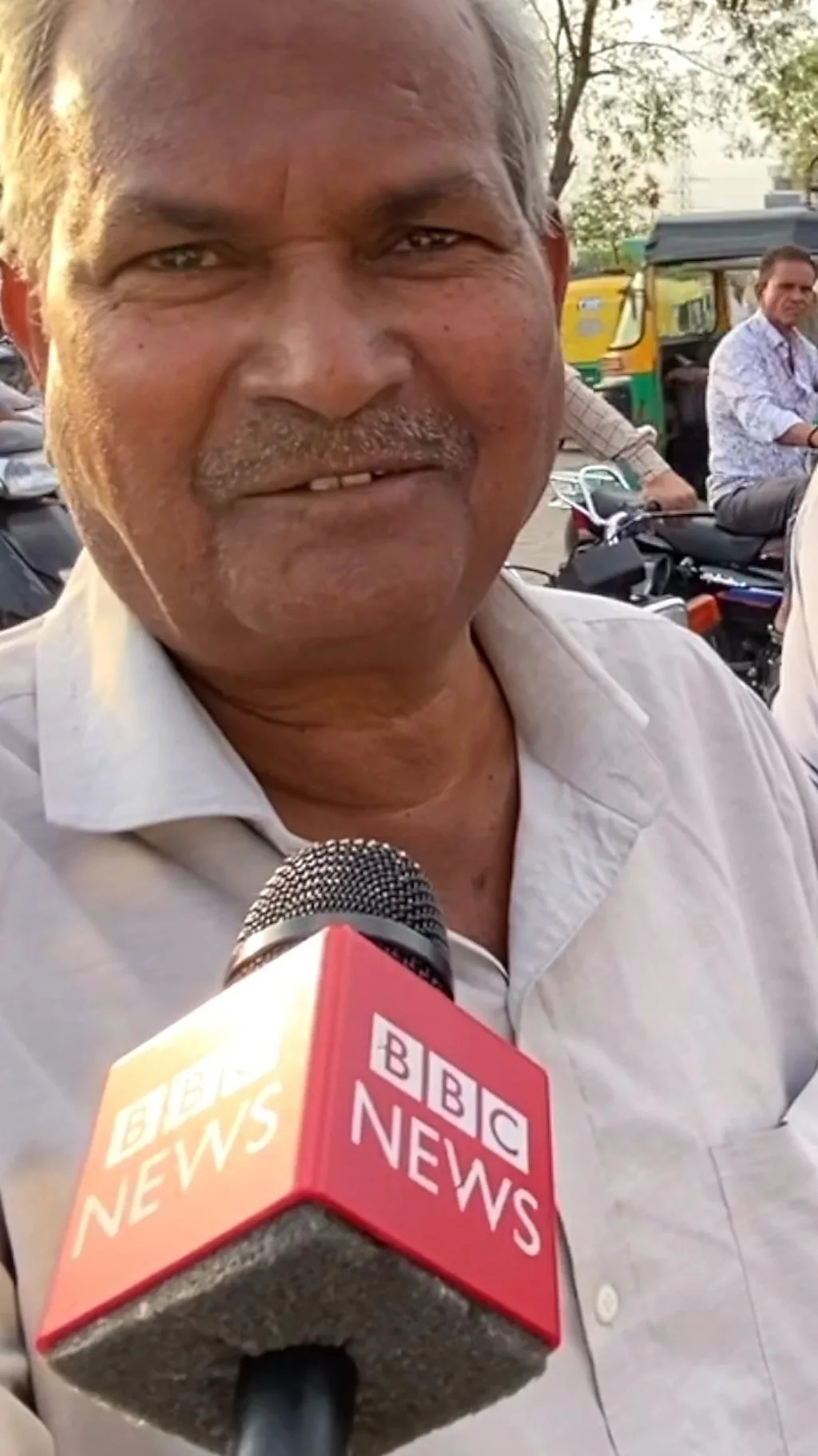 સુરેન્દ્રનગર : પેટ્રોલ પમ્પ પર લાઈનમાં ઊભા રહેલા વાહનચાલકોએ શું કહ્યું?