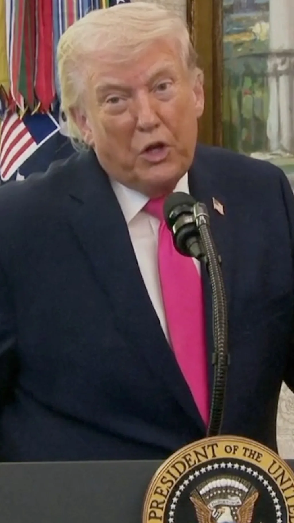 इरानले अमेरिकालाई 'उपहार दिएको' तर त्यो के हो भन्‍ने नबताउने ट्रम्पको भनाइ