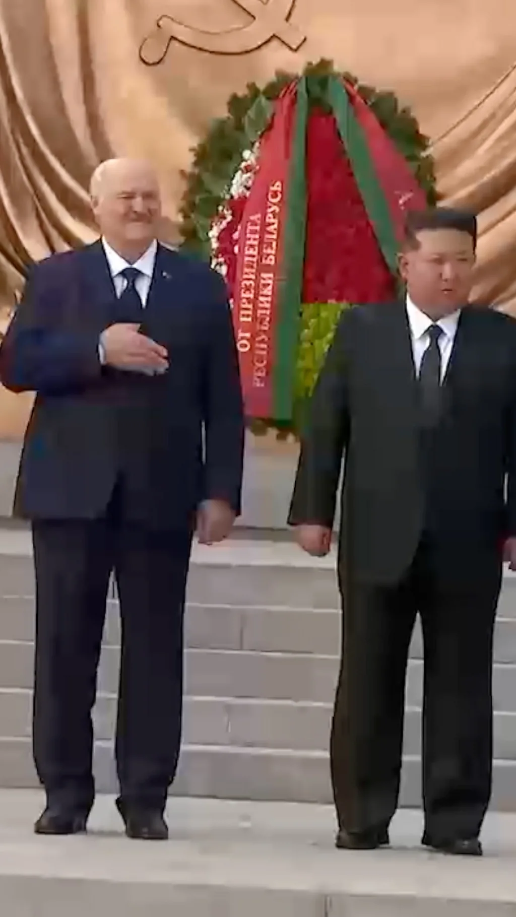 Президент Беларуси Александр Лукашенко и лидер КНДР Ким Чен Ын