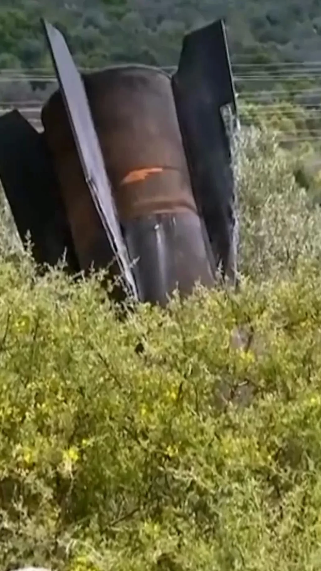 மேற்கு கரையில் பெரிய ஏவுகணை பாகம்