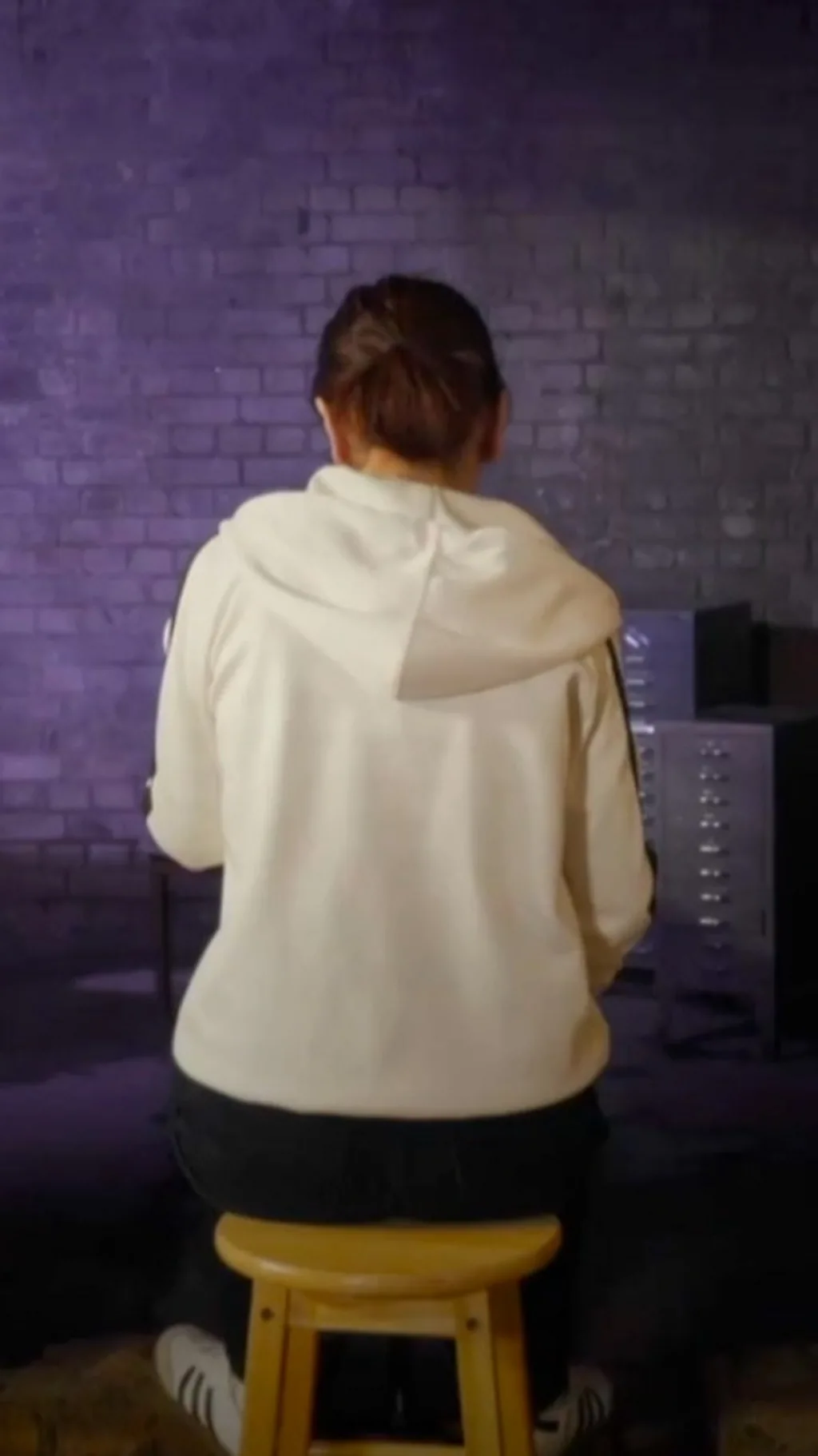 Eronga qarshi ochilgan urush oilalar va do‘stlar o‘rtasida nifoq keltirib chiqarmoqda.