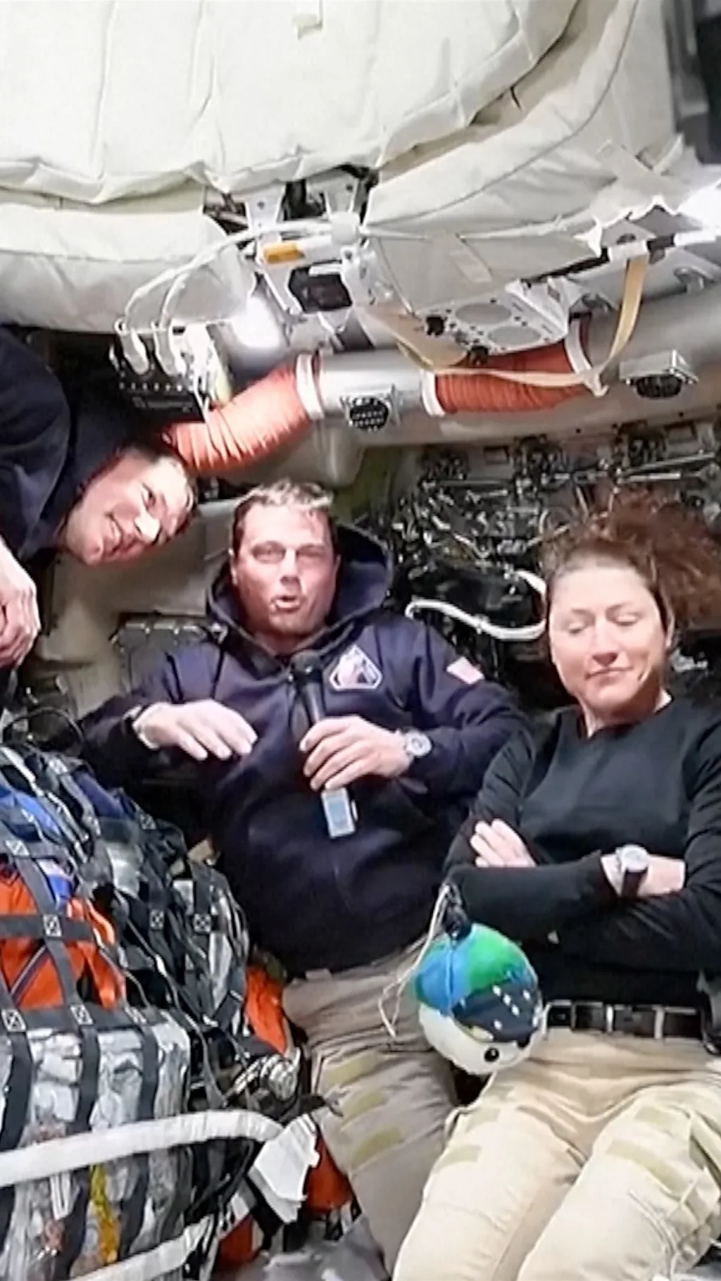 स्पेस में पहुंचे नासा के अंतरिक्ष यात्रियों ने कही ये बातें