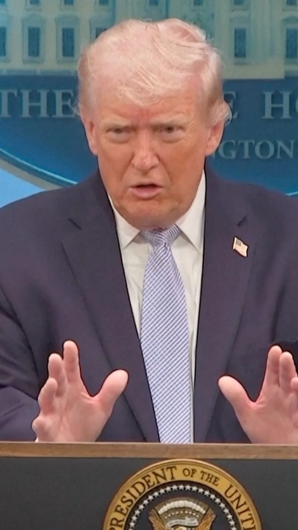 ทรัมป์ขู่เตรียมระเบิดทุกสะพานในอิหร่าน