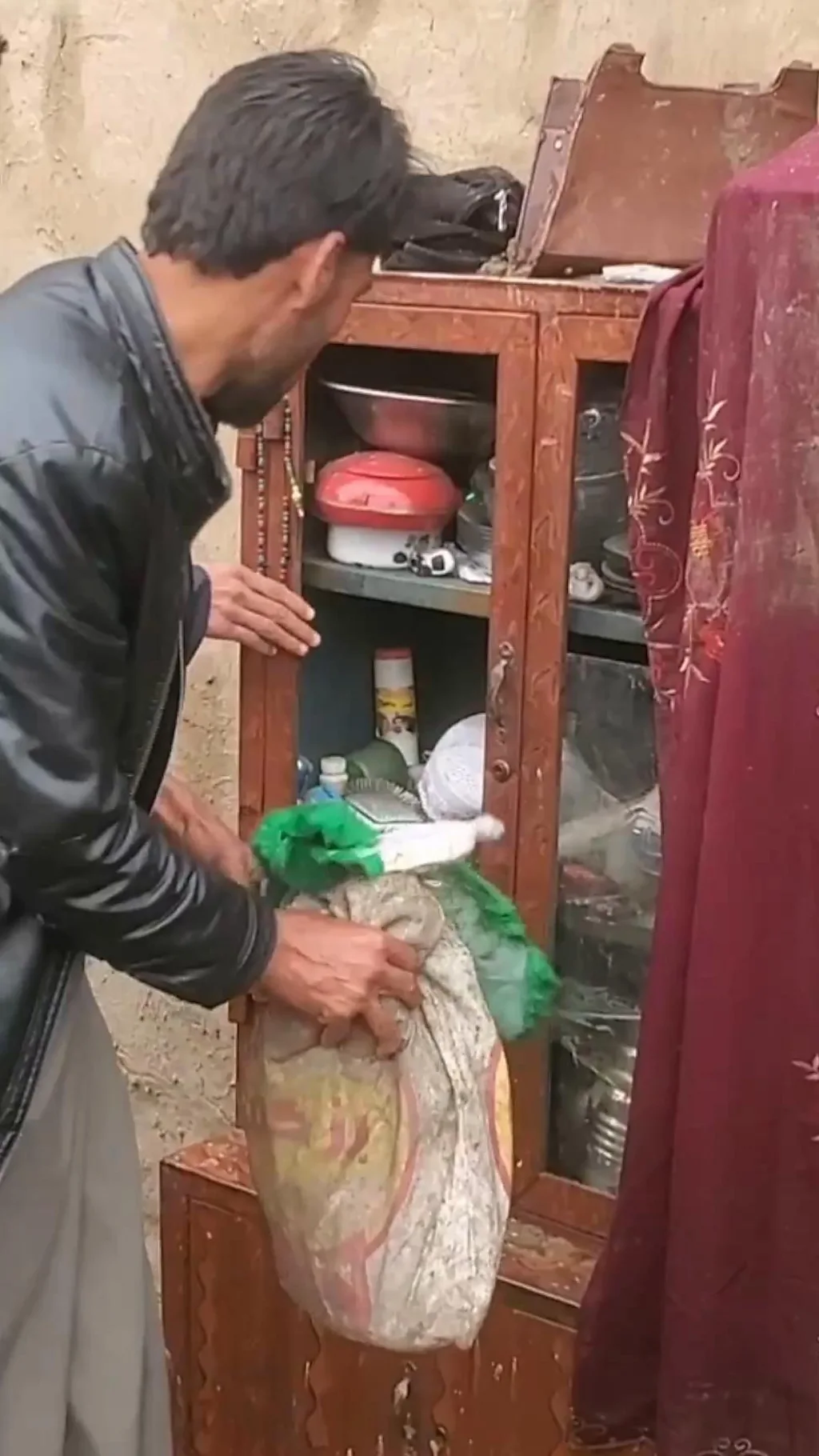 سیلاب در افغانستان جان بیش از ۱۲۰ نفر را گرفت