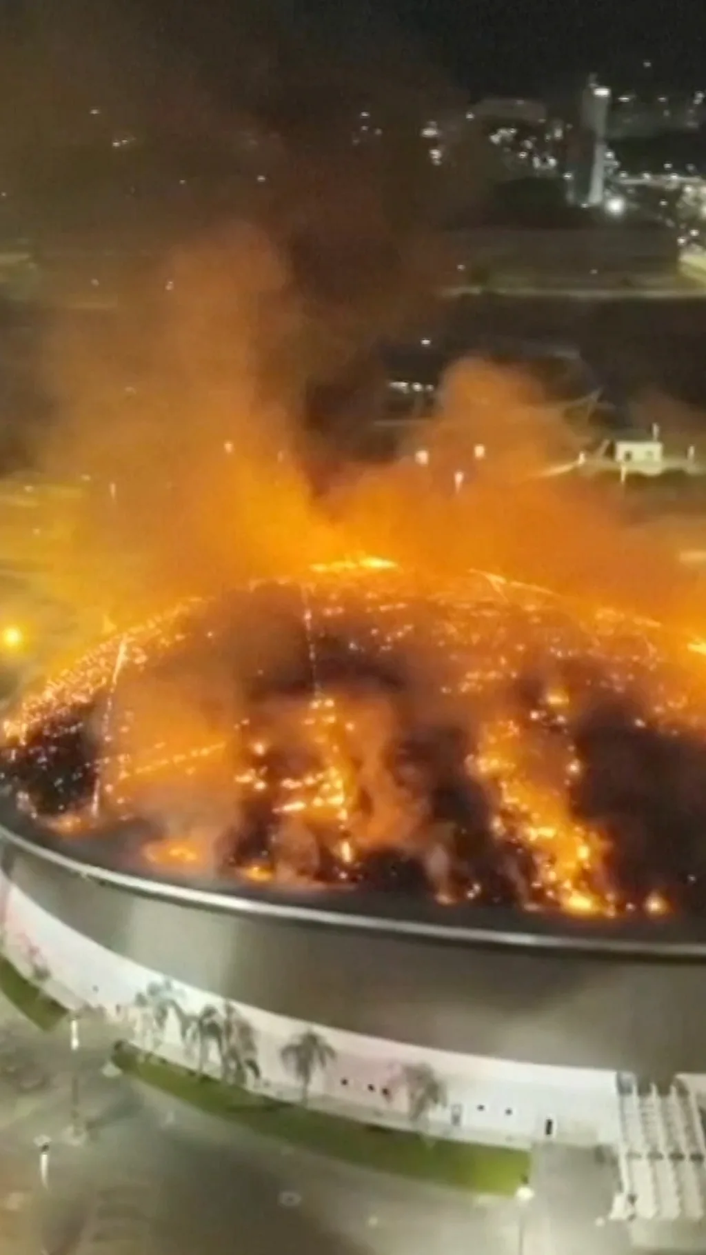 Огонь на крыше