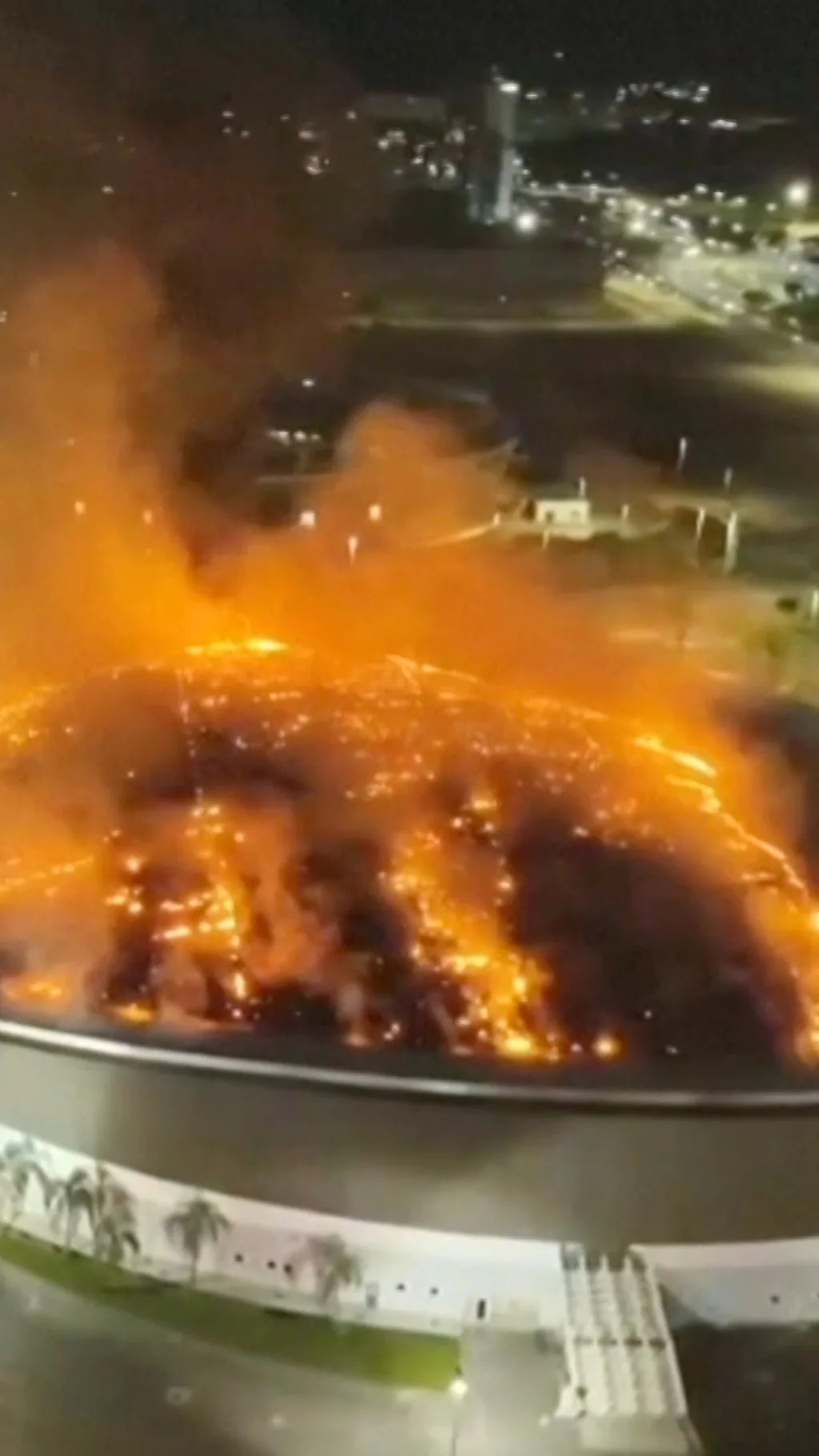 เปิดภาพเพลิงไหม้ที่สนามปั่นจักรยานในอุทยานโอลิมปิก ในนครริโอ เด จาเนโร ของบราซิล