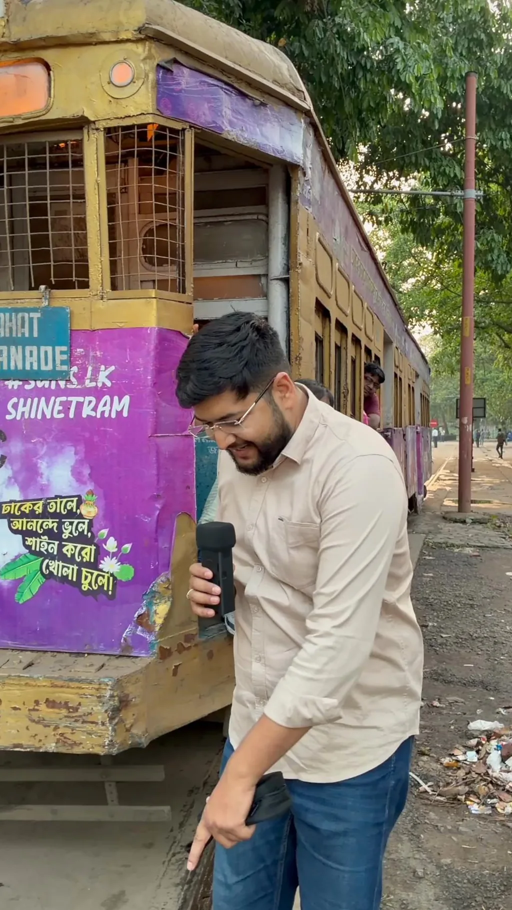 कोलकाता में 1880 से चल रही ट्राम में सफ़र करने वाले क्या बोले?