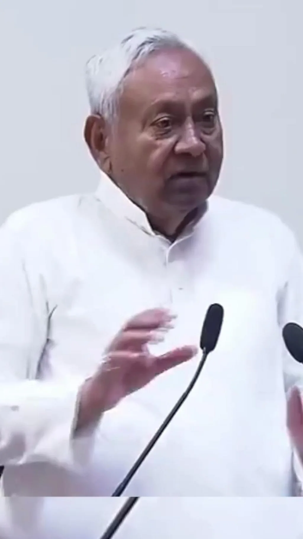 नीतीश कुमार ने ली राज्यसभा सदस्य की शपथ