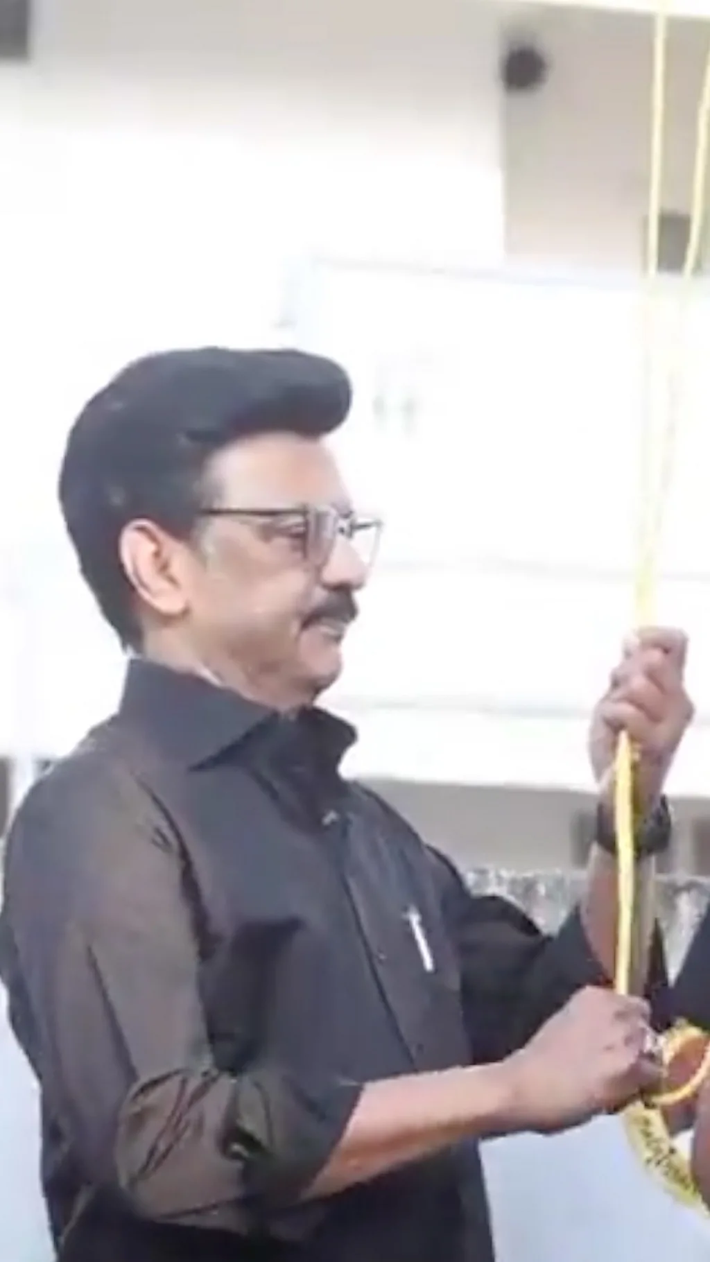 डीलिमिटेशन बिल के विरोध में एमके स्टालिन ने फहराया काला झंडा