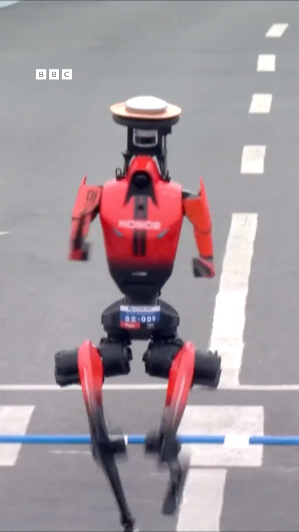 Bu musobaqa emas, bu texnologiyalar poygasi.
Ayrim robotlar allaqachon odamlardan o‘zib ketdi.
Ammo bu hali boshlanishimi?