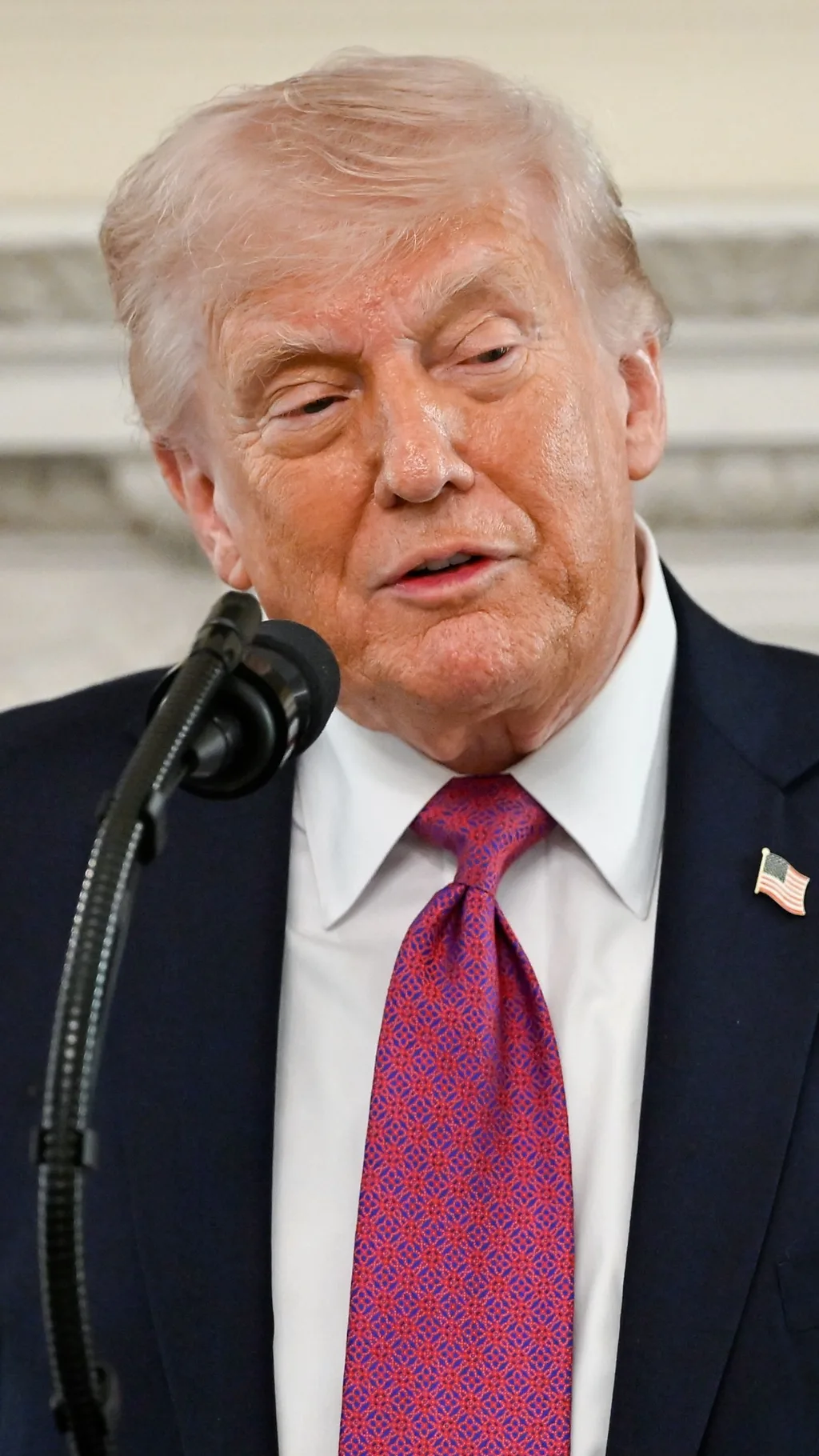 "อินไซเดอร์ เทรดดิง" ทำกำไร จากคำประกาศของ ทรัมป์ ?