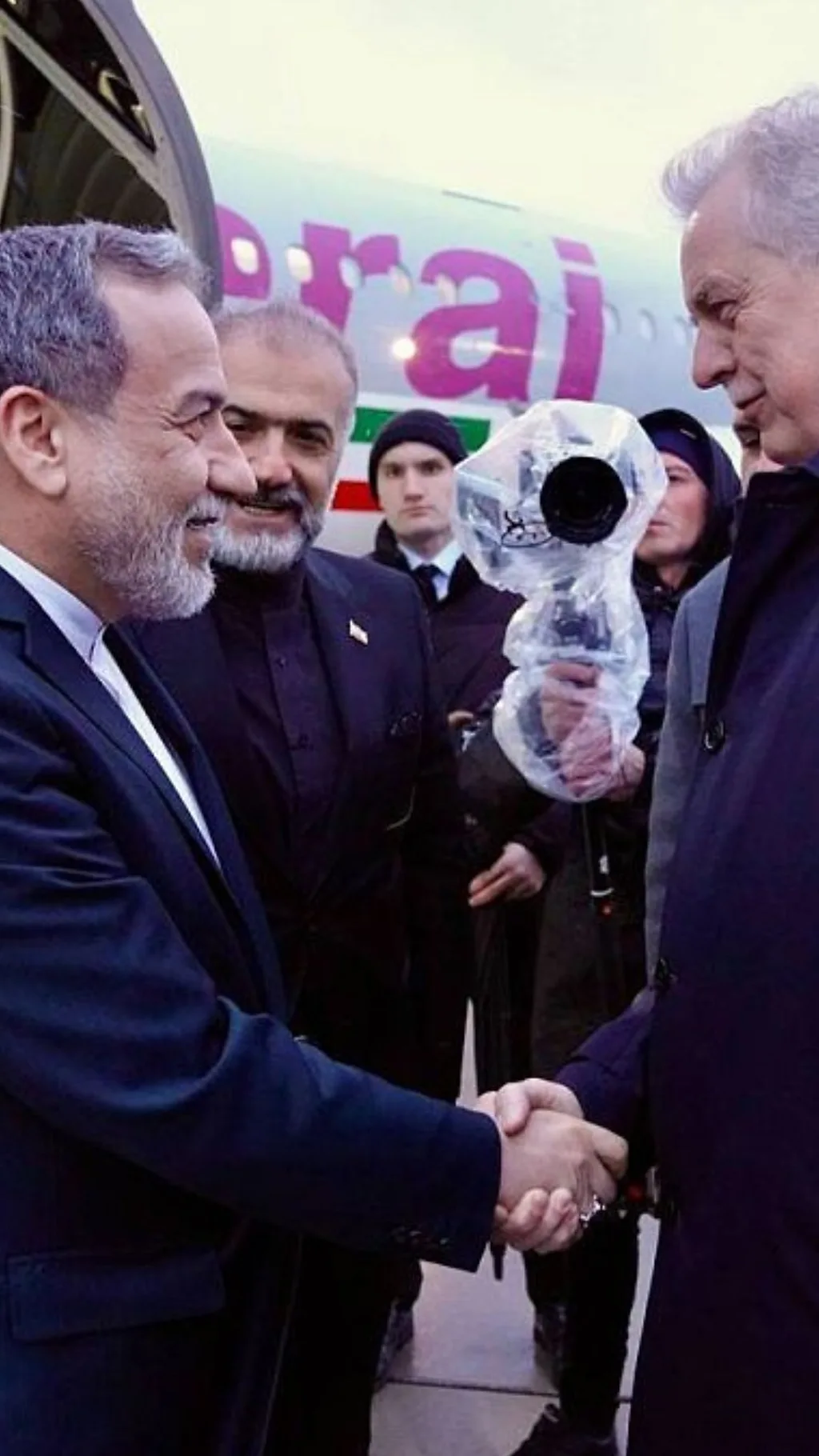 ईरान के विदेश मंत्री अब्बास अराग़ची पहुंचे रूस