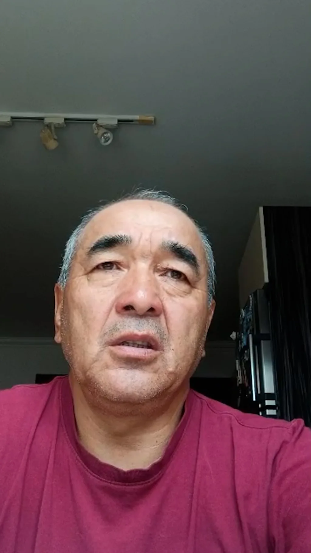 Свет көйгөйүн көтөргөн жаран милицияга чакырылды