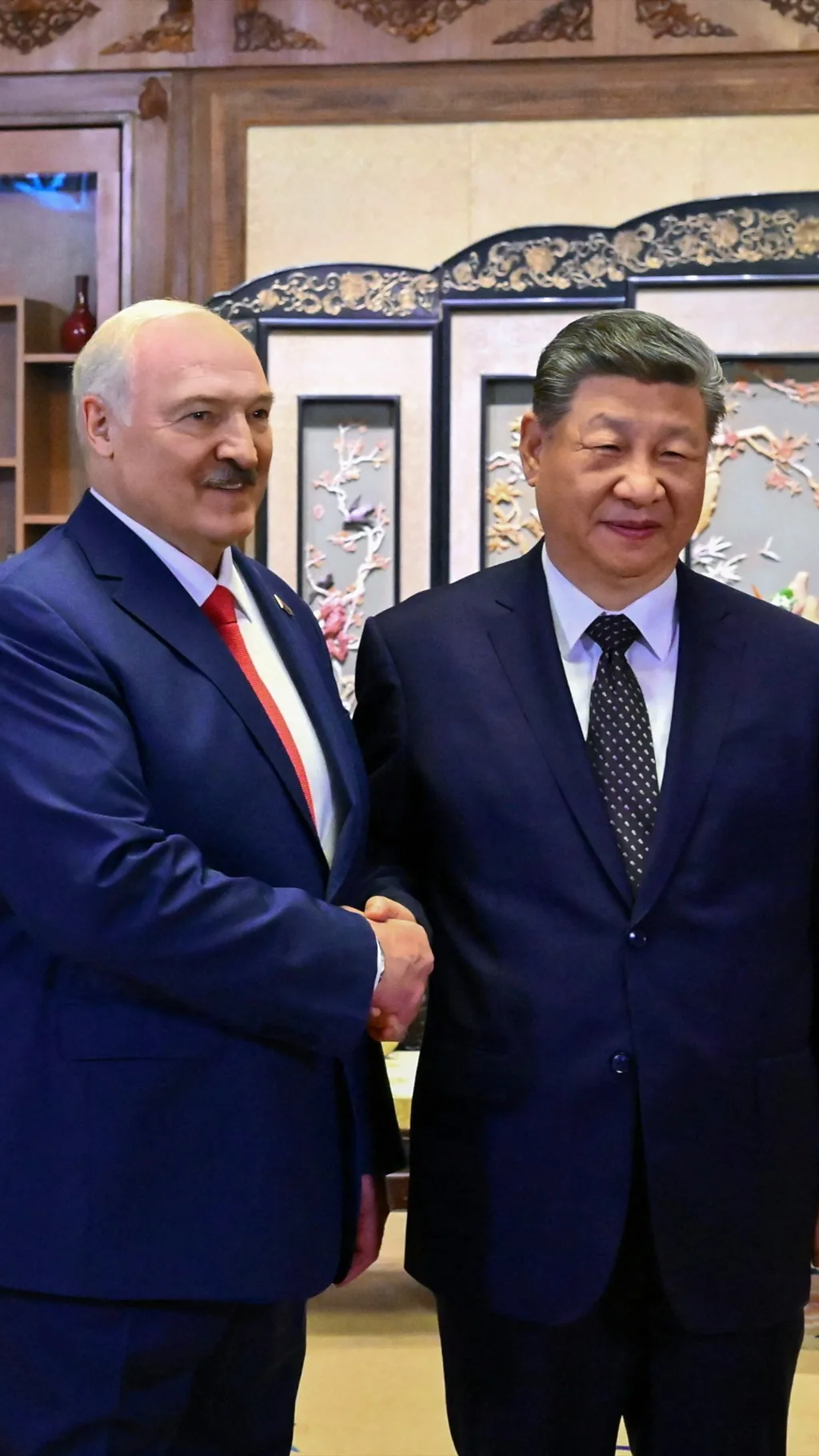 Зачем Лукашенко прилетел к Си Цзиньпину?