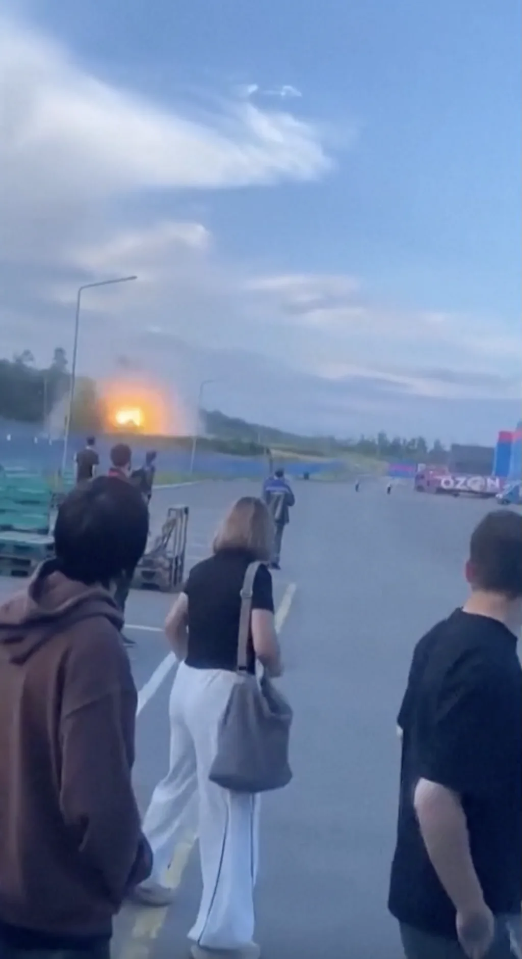 Дрон, взрыв, cклад, люди