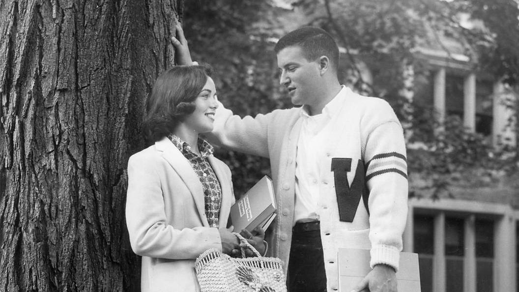 A frat boy chats up a girl in the 1960s.