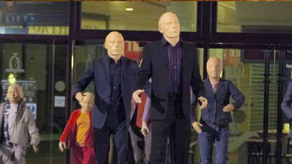 BBC One Auton attack. Doctor Who, Series 1, Rose Rose Photo Story