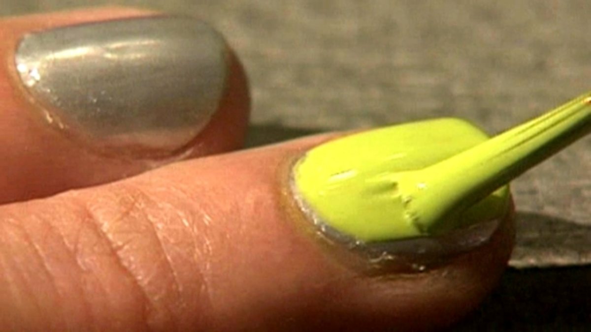 BBC Two Science Clips, Reversible and Irreversible Change, Soluble