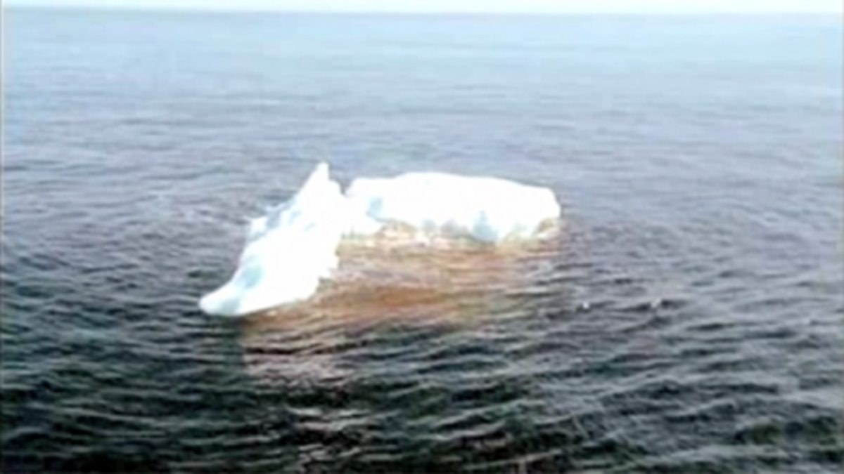 Sinking Titanic Iceberg