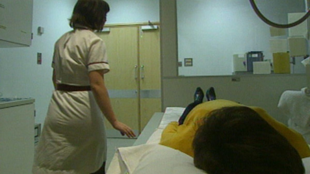 BBC Two Bitesize Physics, Medical use of xrays and the possible dangers