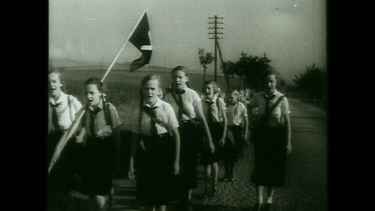 BBC Two - Bitesize: History, Girls and boys in Nazi Germany