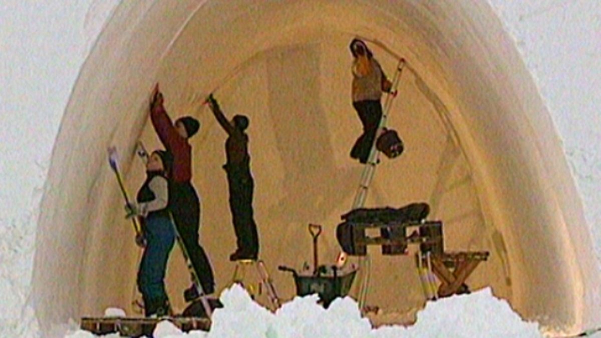 BBC Two KS1 Science Clips, Sorting and Using Materials, Ice Hotel