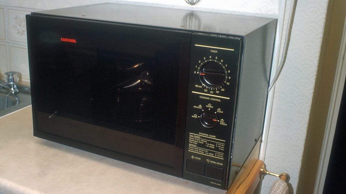 BBC Two Trust Me, I'm a Doctor, Series 4, Episode 2 Does