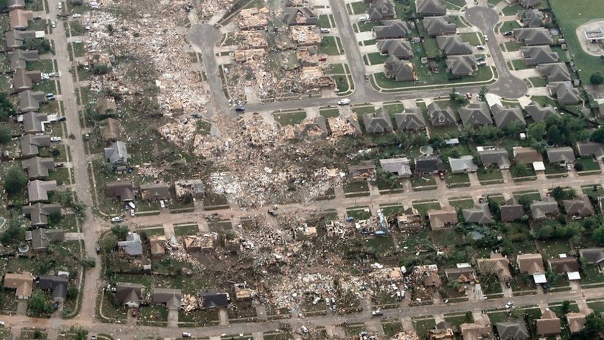 BBC Radio Lincolnshire - William Wright, Oklahoma tornado, Newark ...