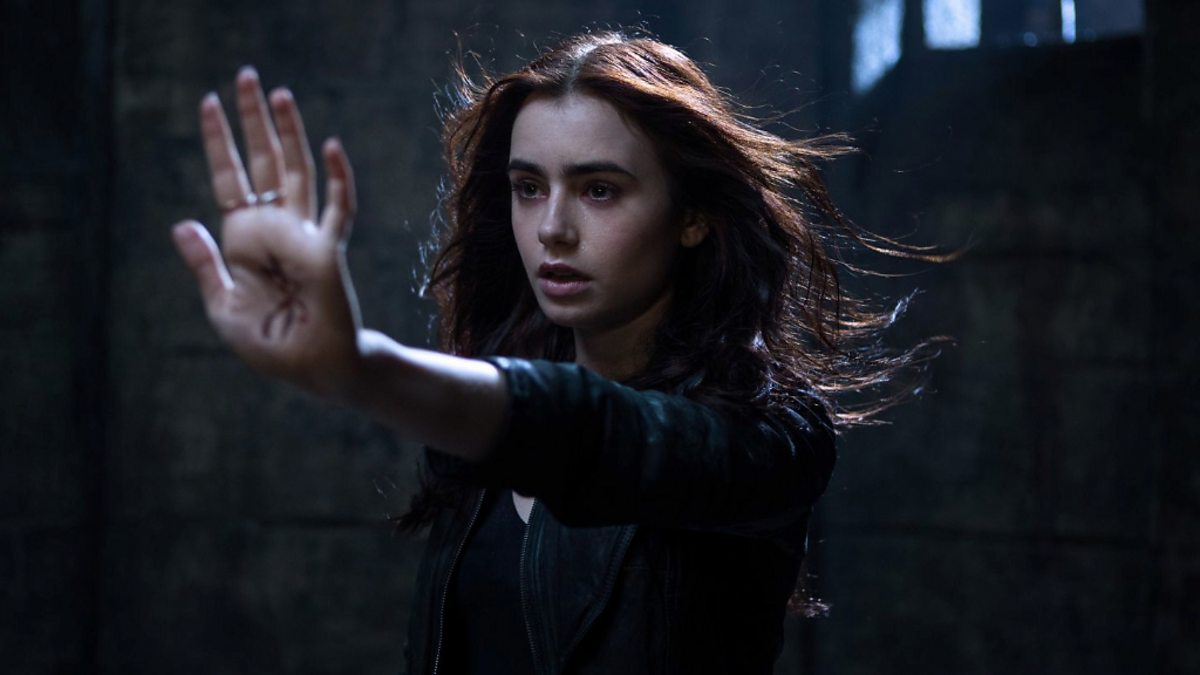 Mark Kermode reviews The Mortal Instruments: City of Bones. 